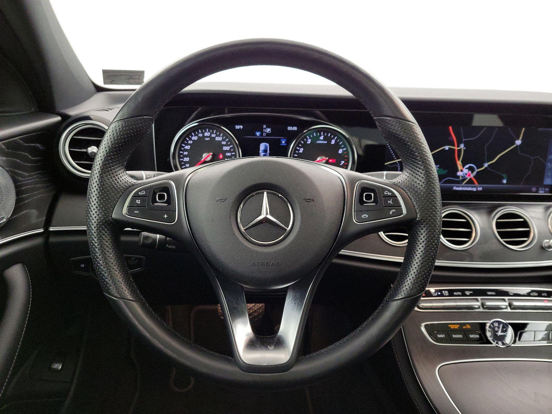 Thumbnail: 2018 Mercedes-Benz E-Class - 10