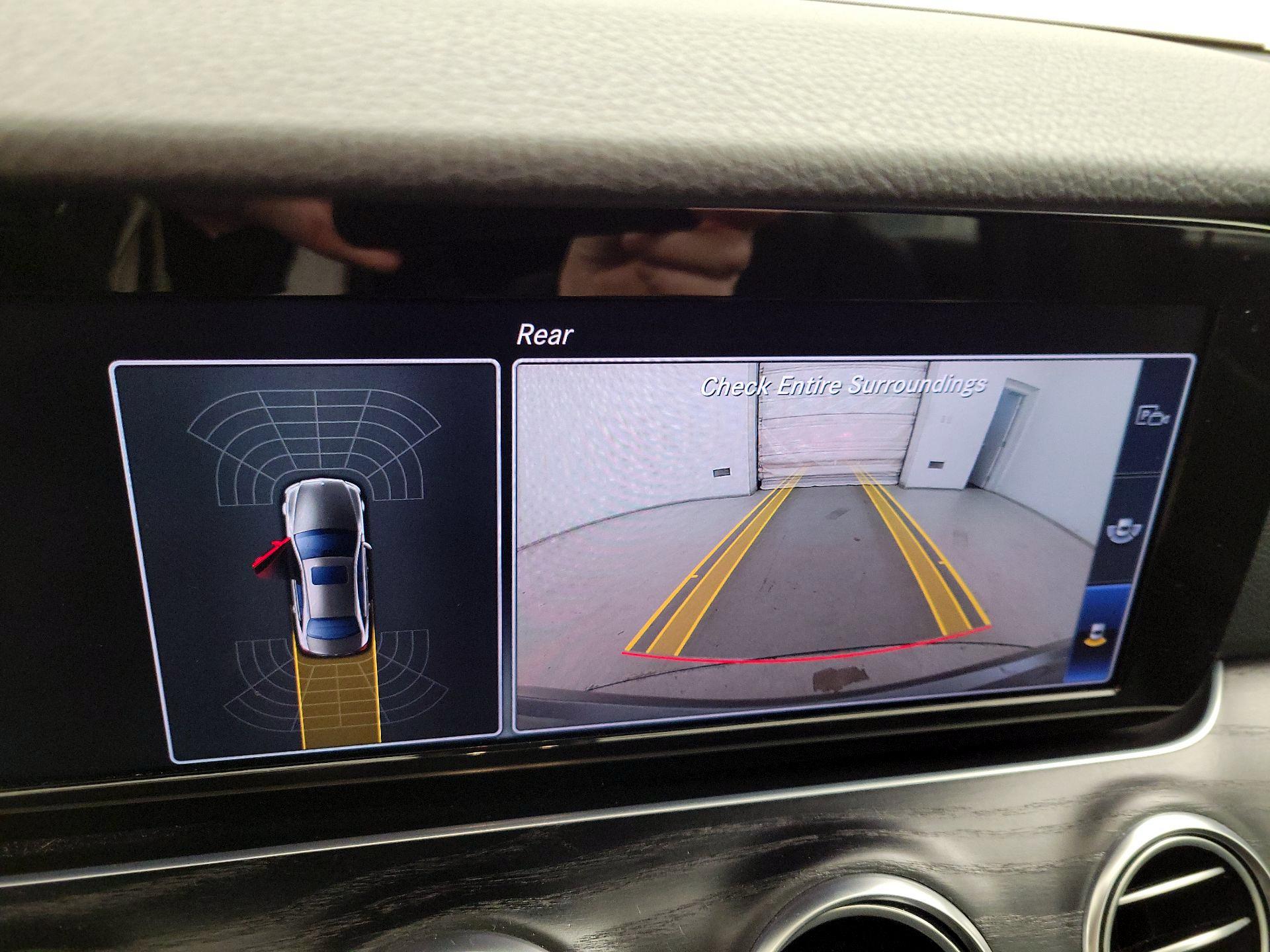 Thumbnail: 2018 Mercedes-Benz E-Class - 15