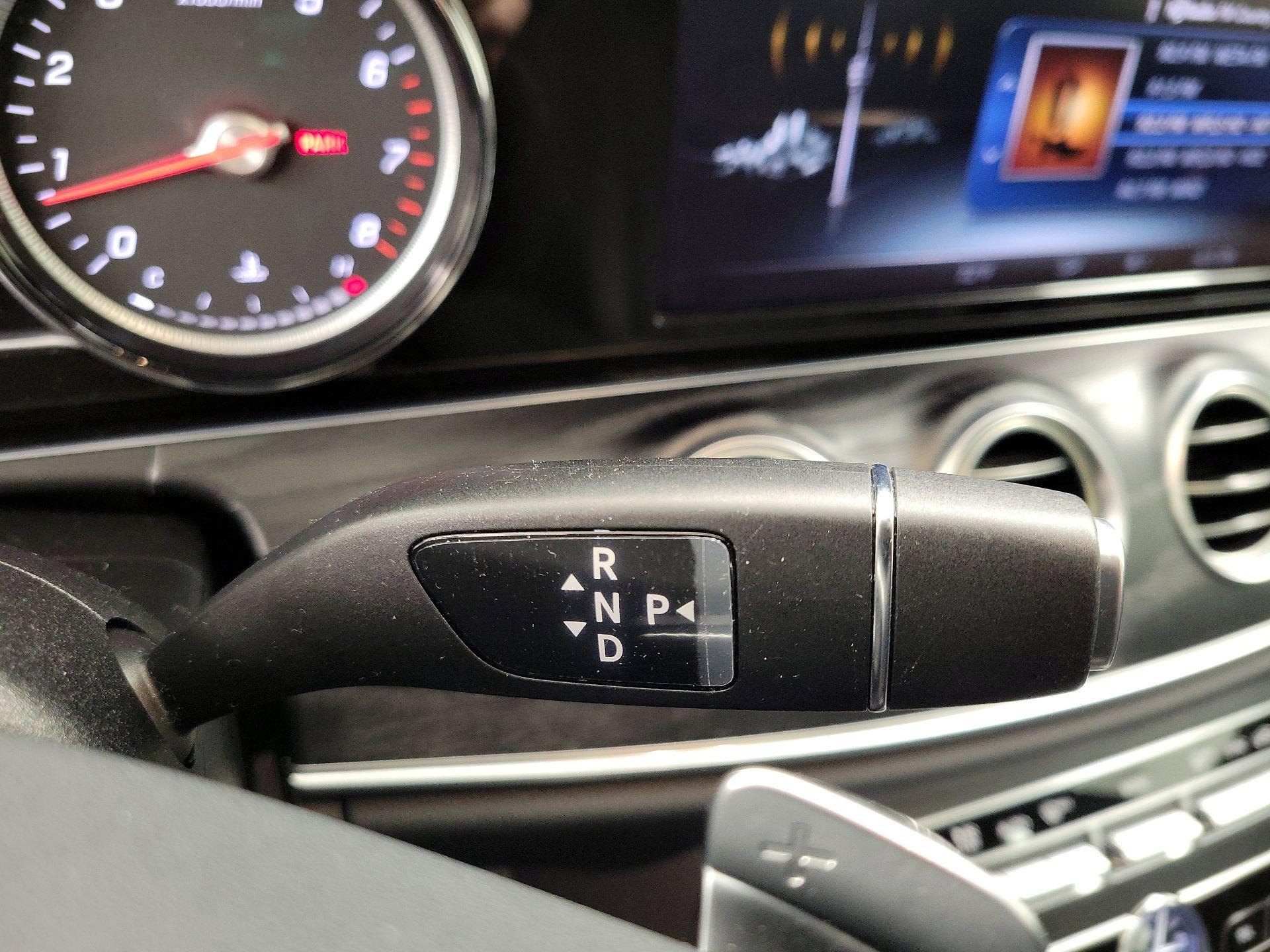 Thumbnail: 2018 Mercedes-Benz E-Class - 18