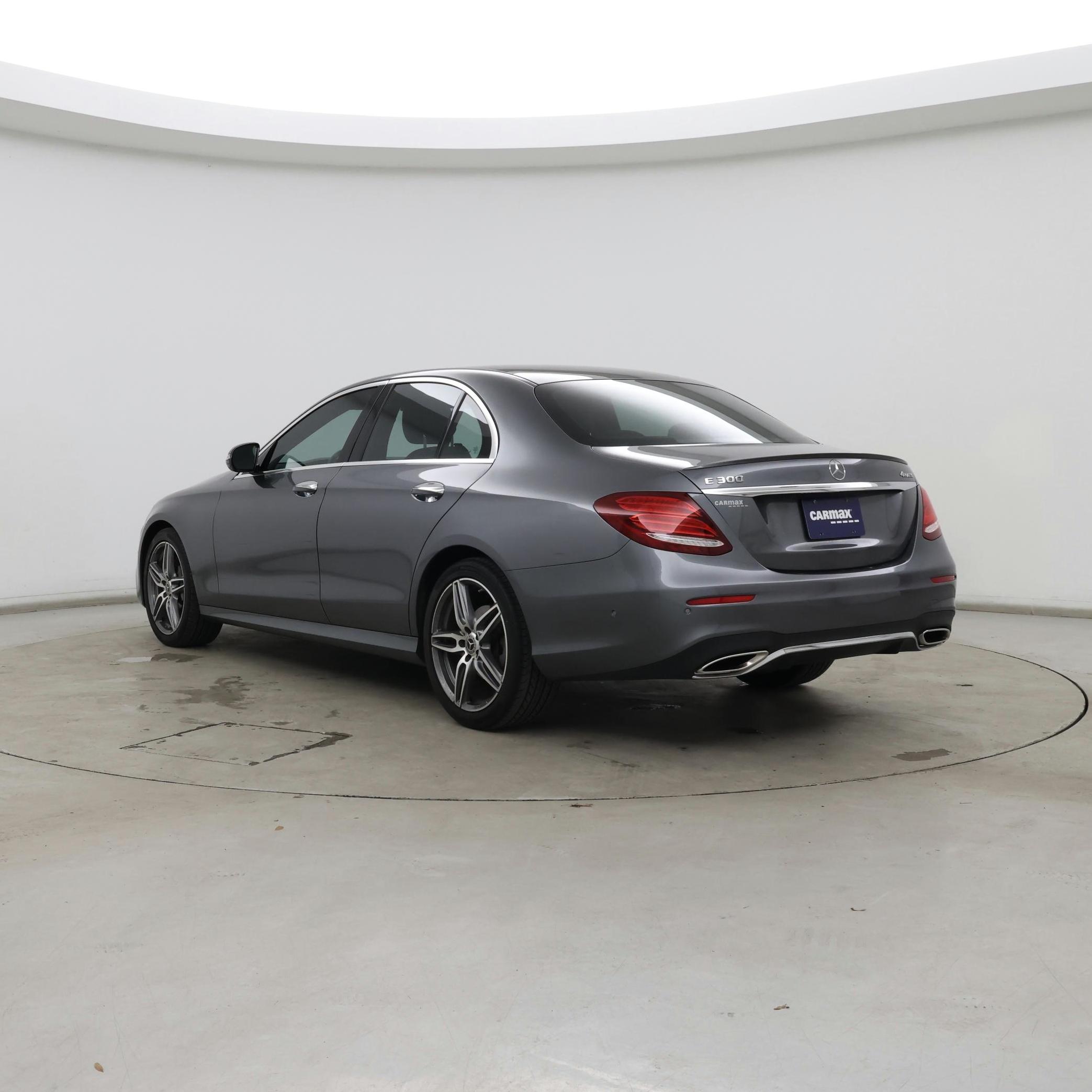 Thumbnail: 2018 Mercedes-Benz E-Class - 2