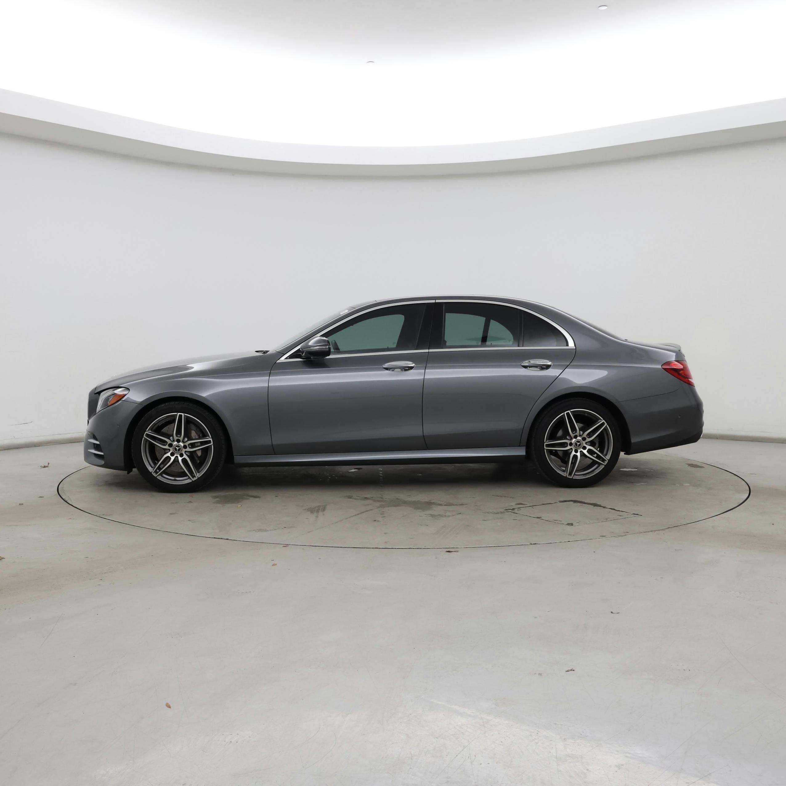 Thumbnail: 2018 Mercedes-Benz E-Class - 3