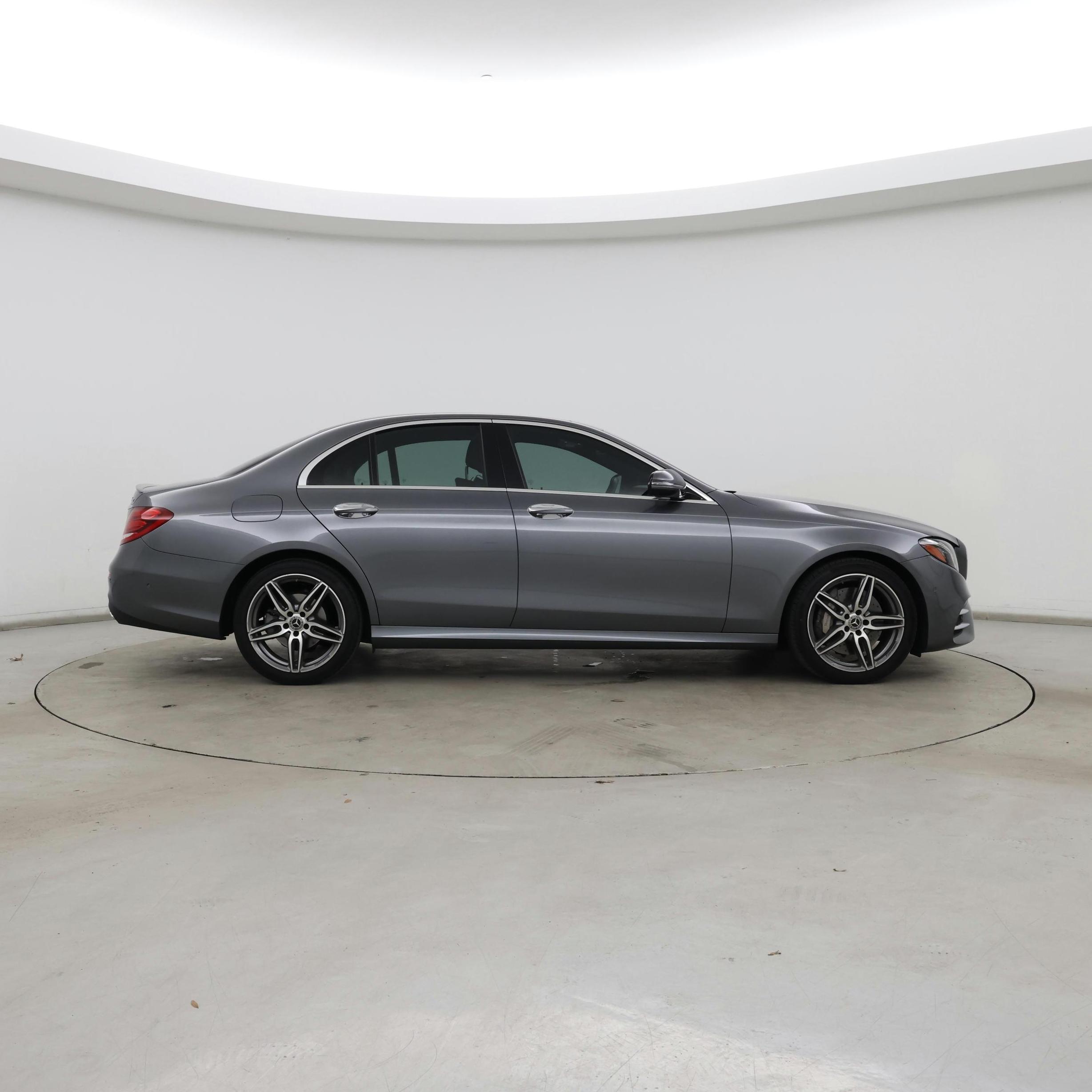 Thumbnail: 2018 Mercedes-Benz E-Class - 7