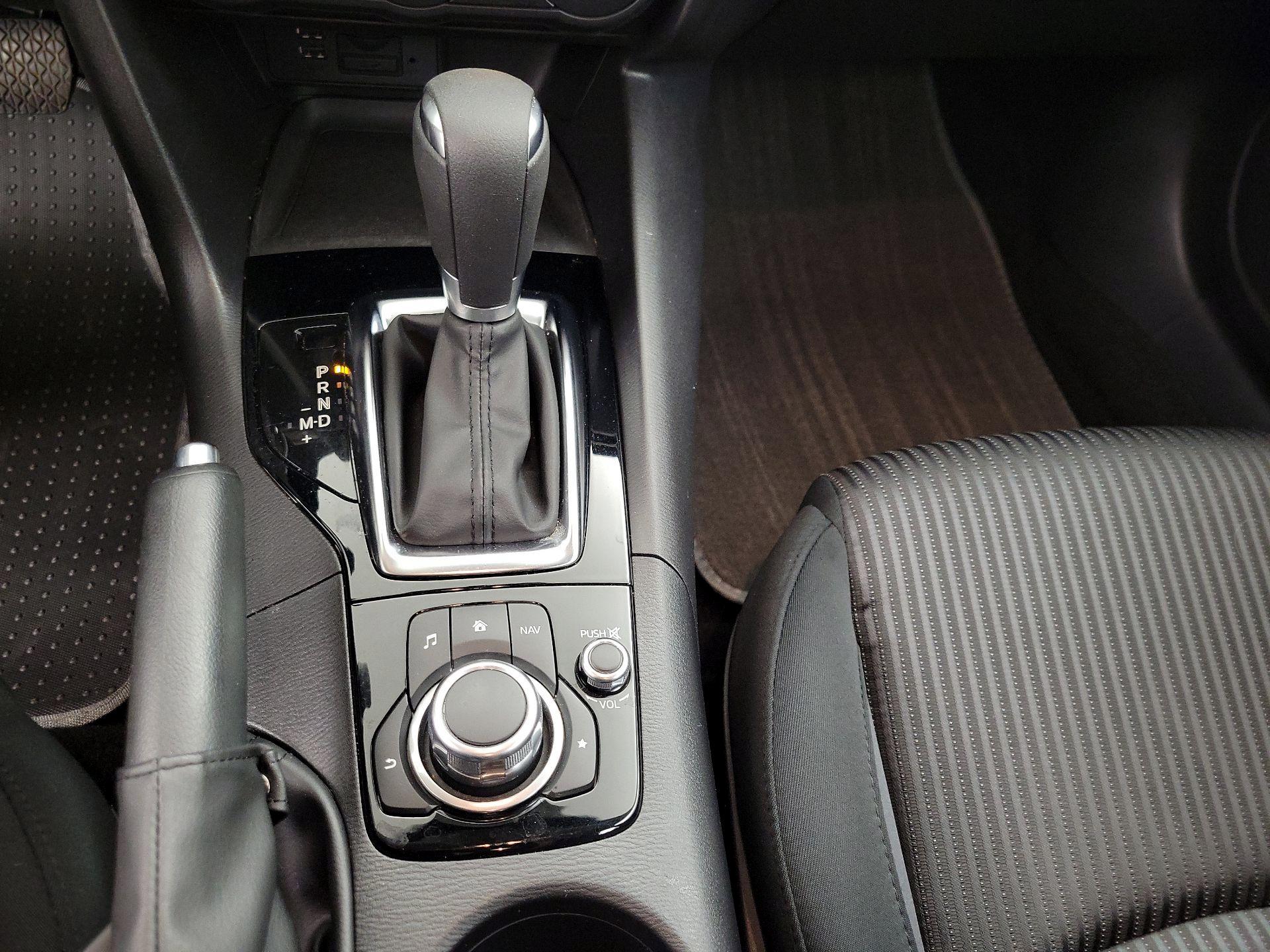 Thumbnail: 2016 Mazda Mazda3 - 17