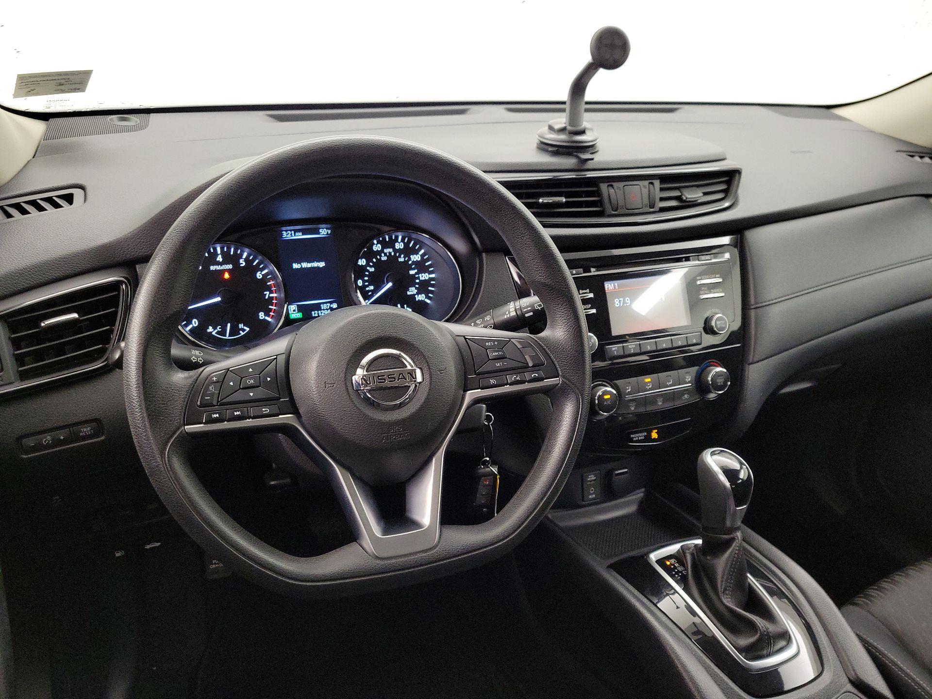 Thumbnail: 2017 Nissan Rogue - 9