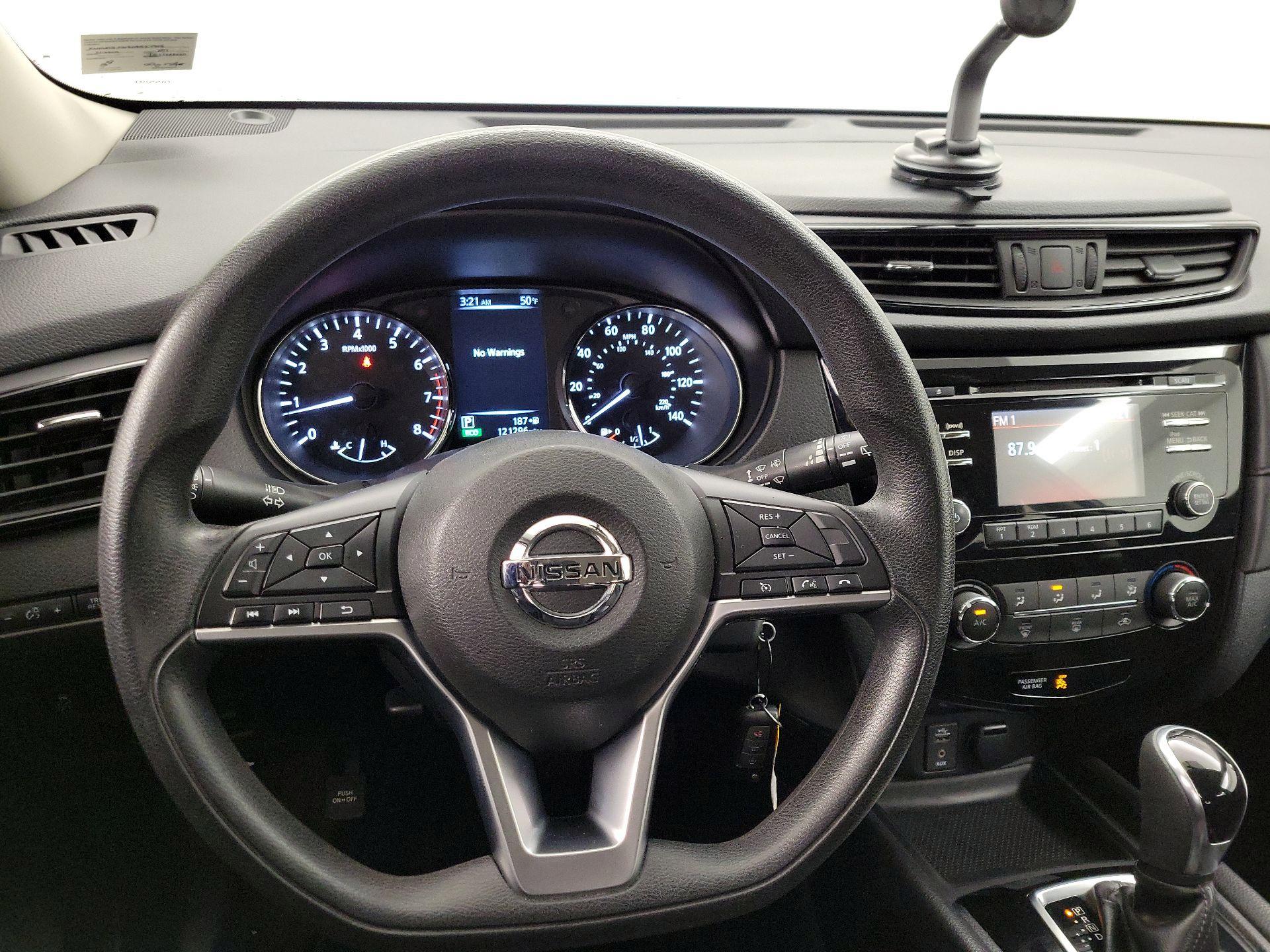 Thumbnail: 2017 Nissan Rogue - 10