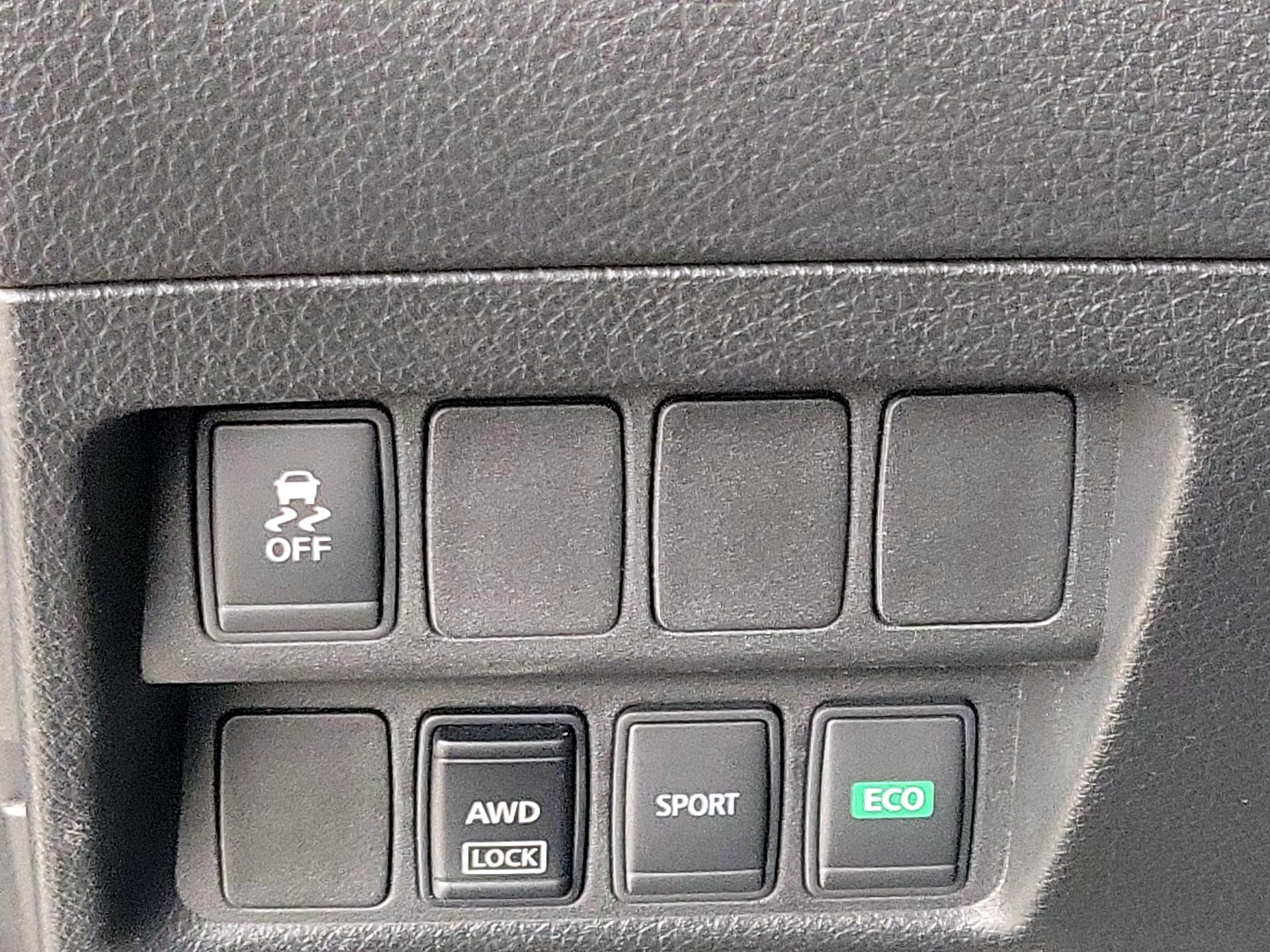 Thumbnail: 2017 Nissan Rogue - 13