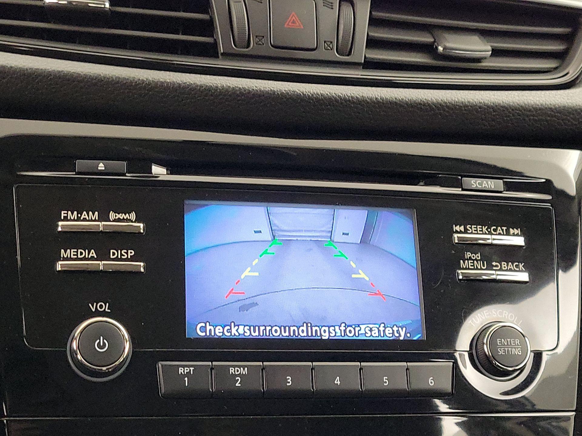 Thumbnail: 2017 Nissan Rogue - 14