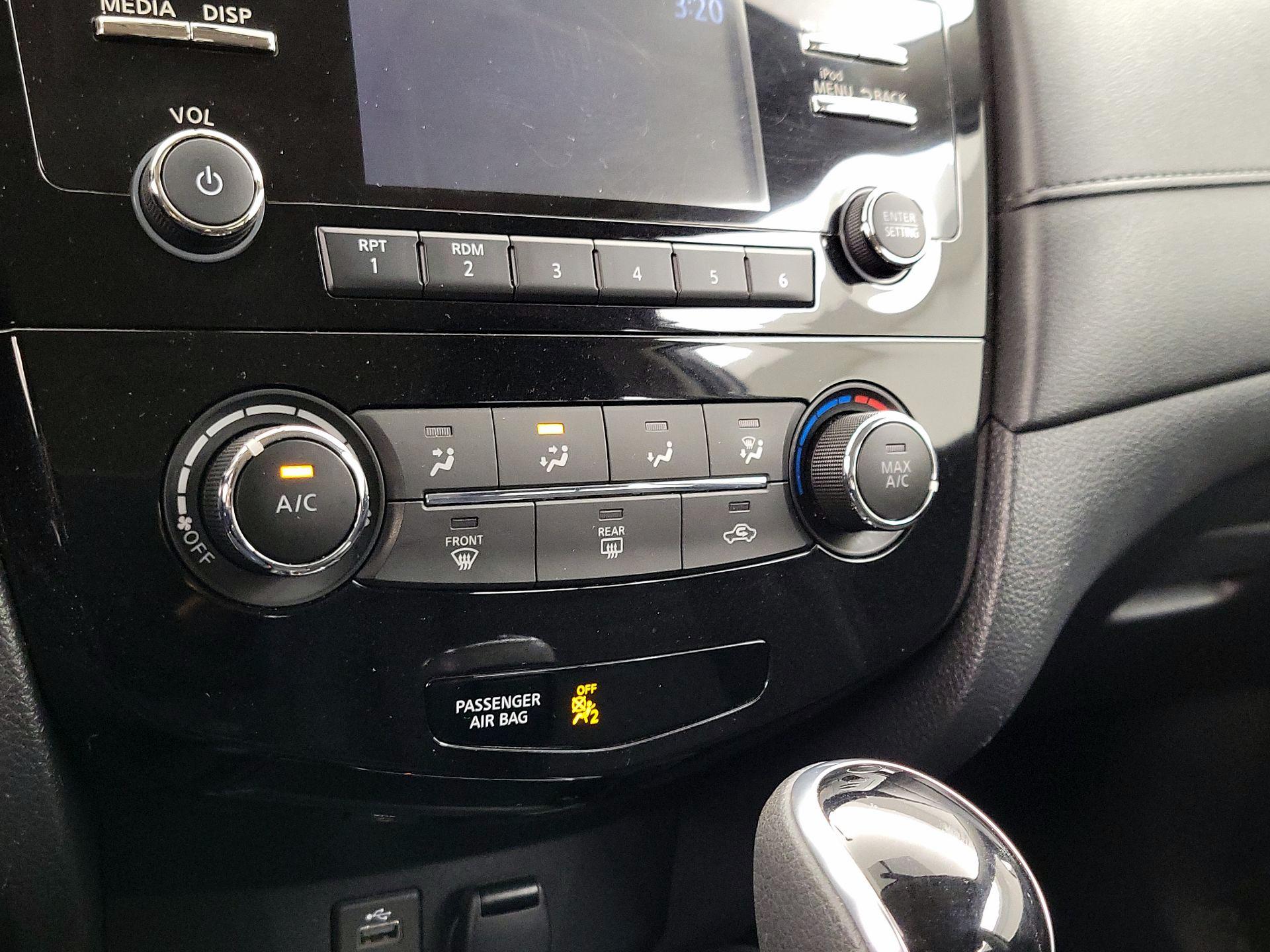 Thumbnail: 2017 Nissan Rogue - 16