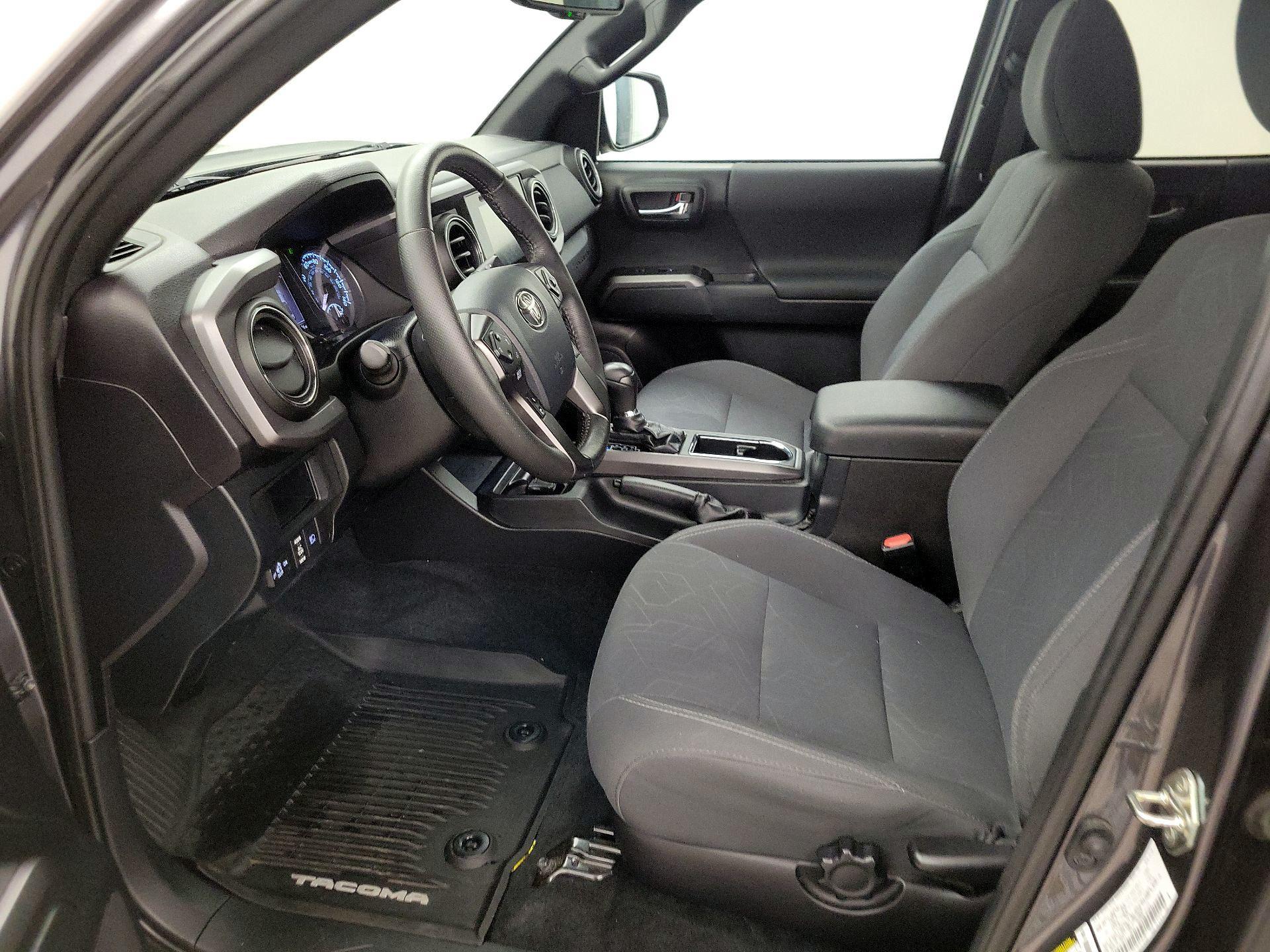 Thumbnail: 2019 Toyota Tacoma - 11