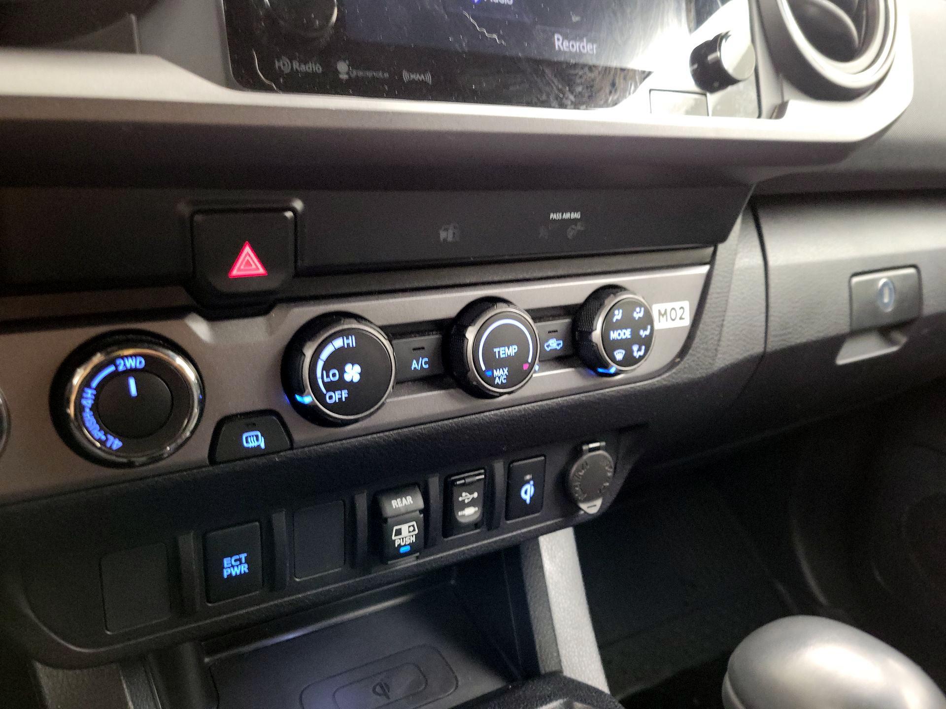 Thumbnail: 2019 Toyota Tacoma - 17