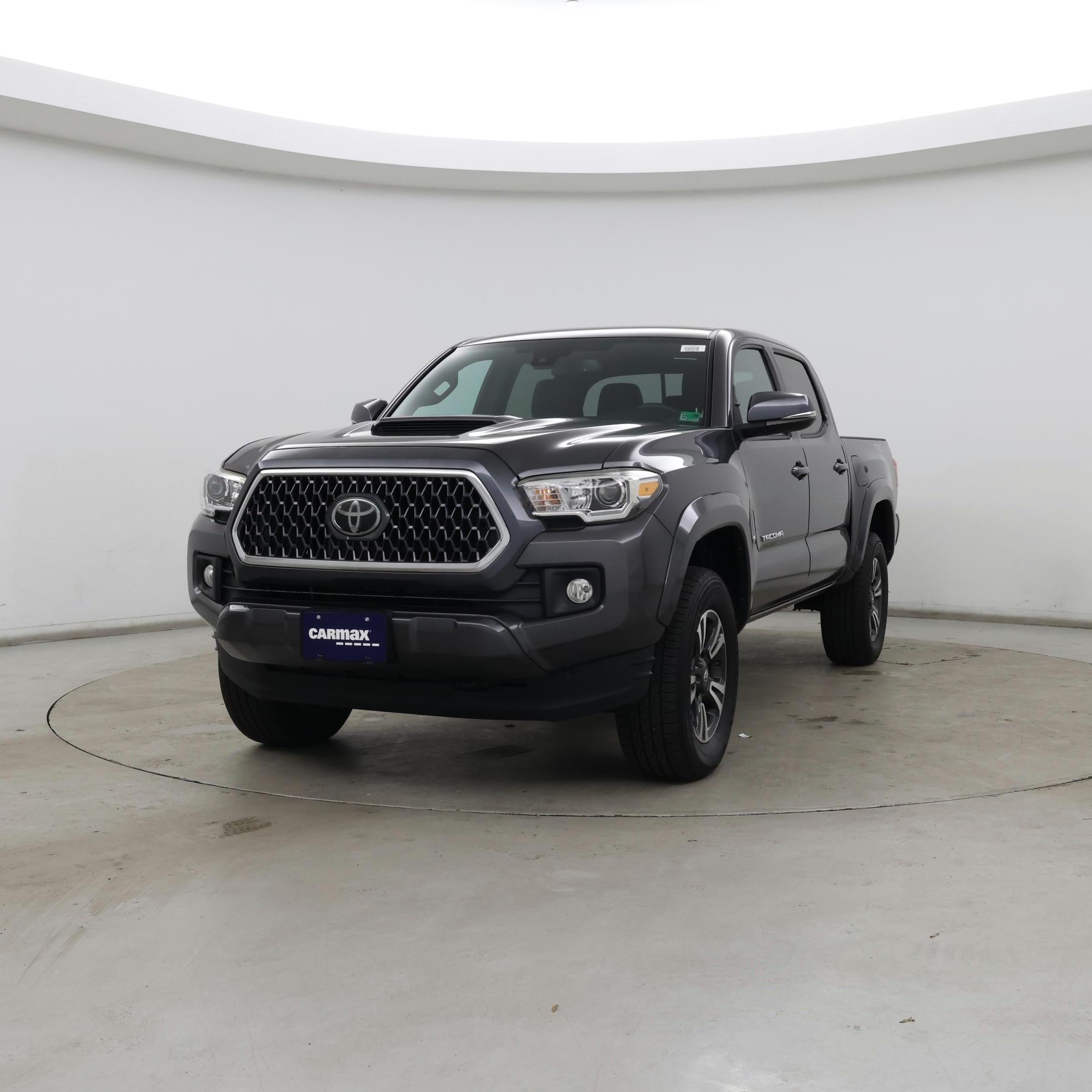 Thumbnail: 2019 Toyota Tacoma - 4