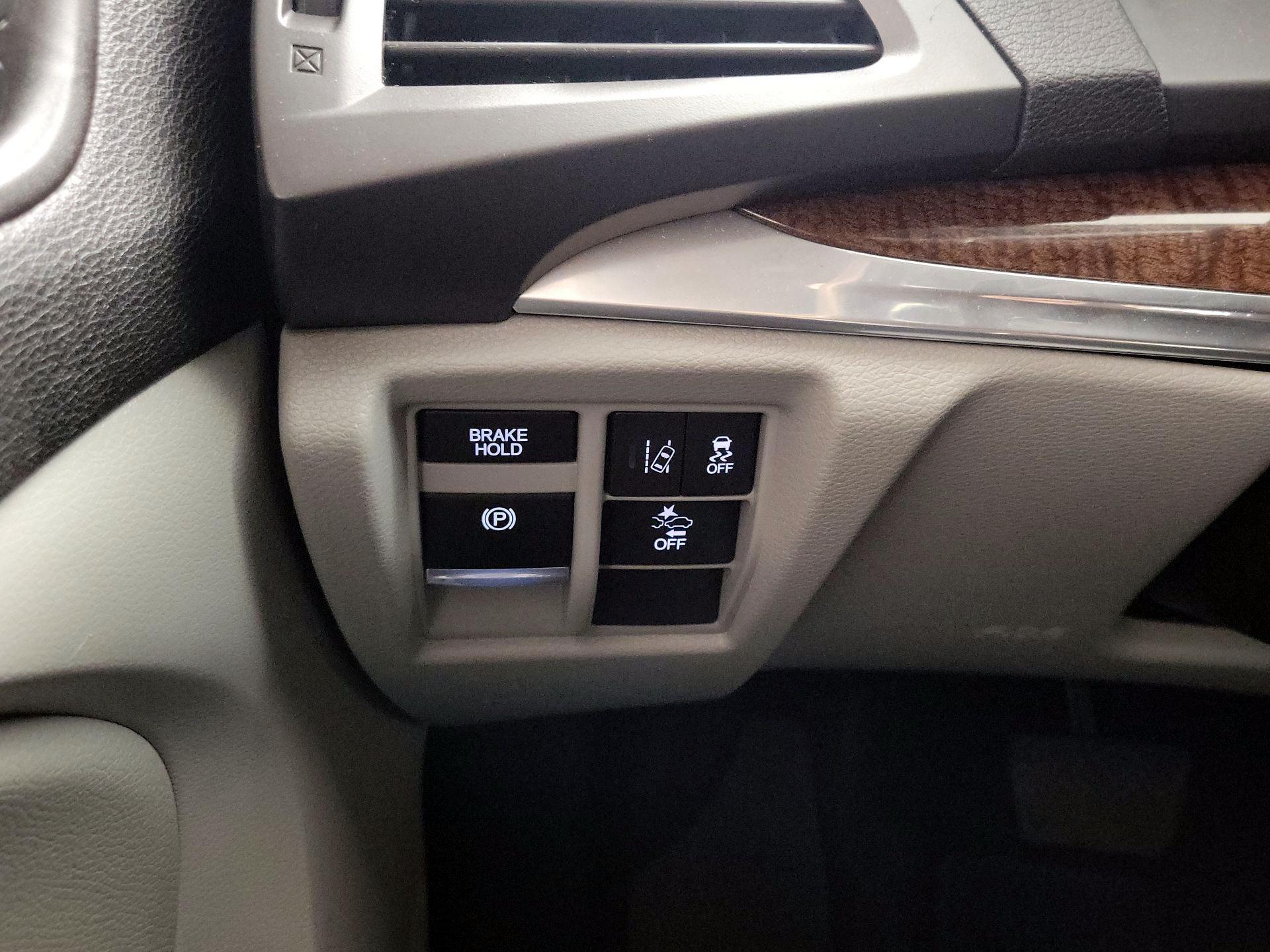 Thumbnail: 2017 Acura MDX - 13