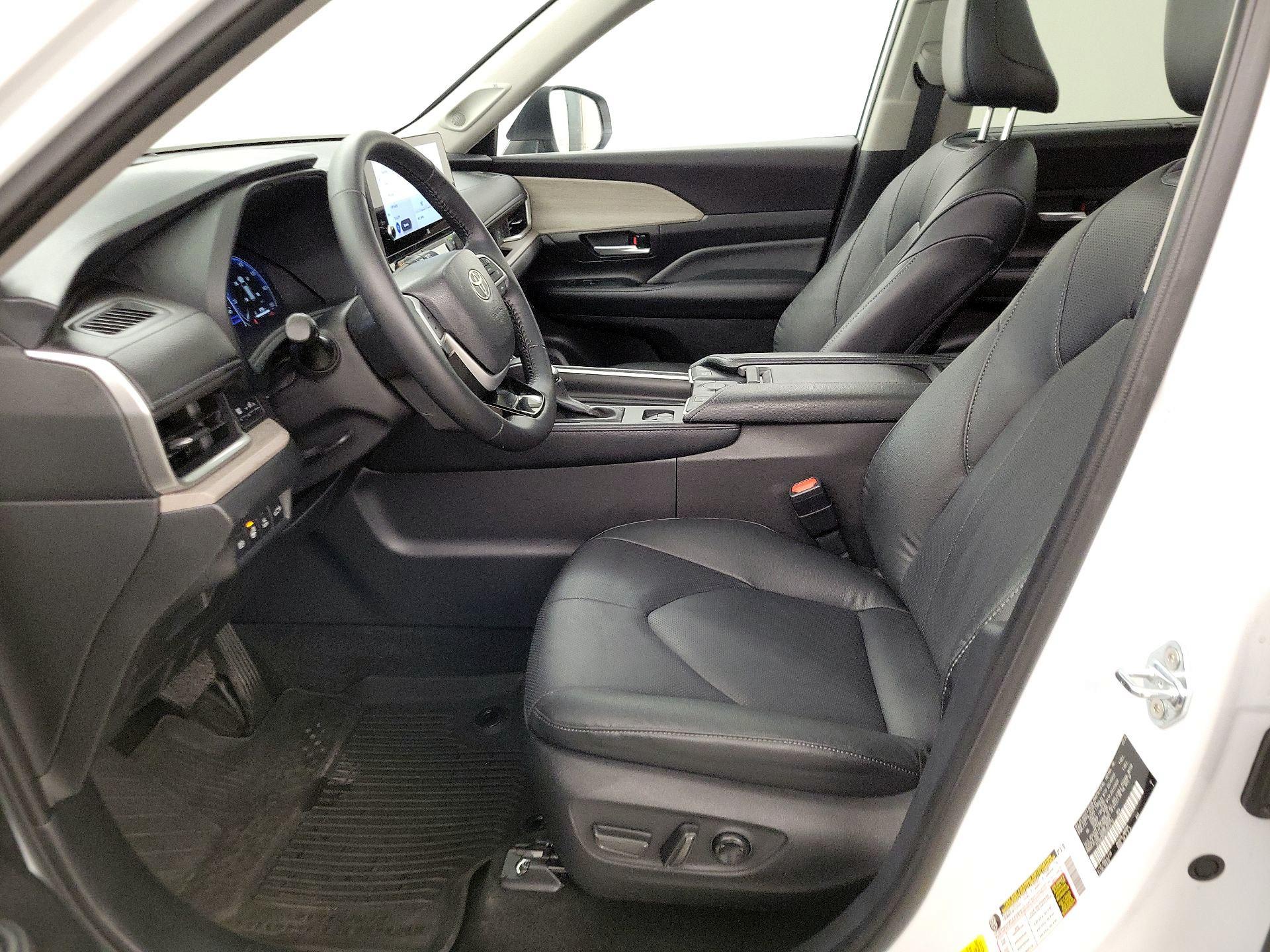 Thumbnail: 2025 Toyota Highlander - 11