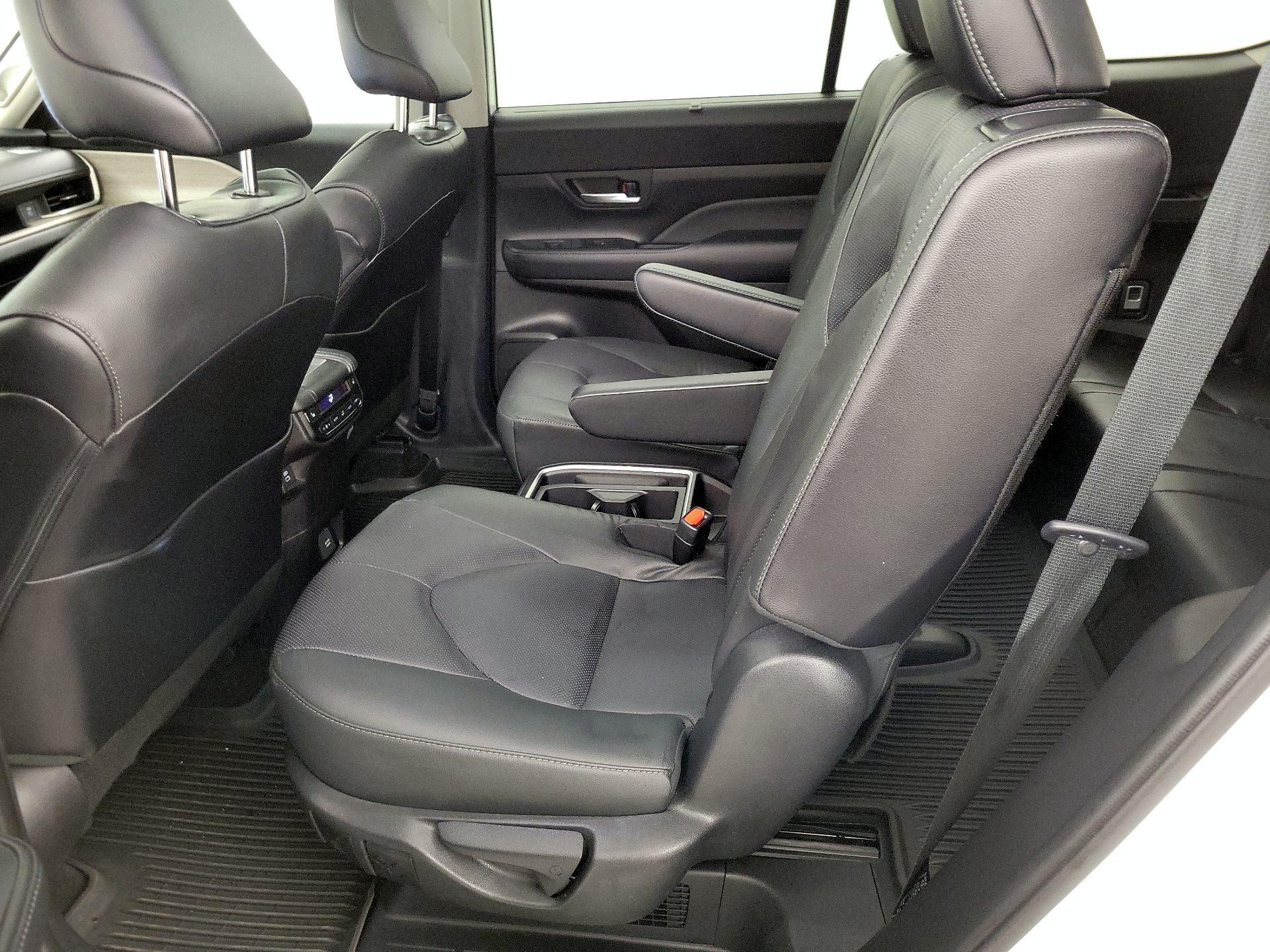 Thumbnail: 2025 Toyota Highlander - 20