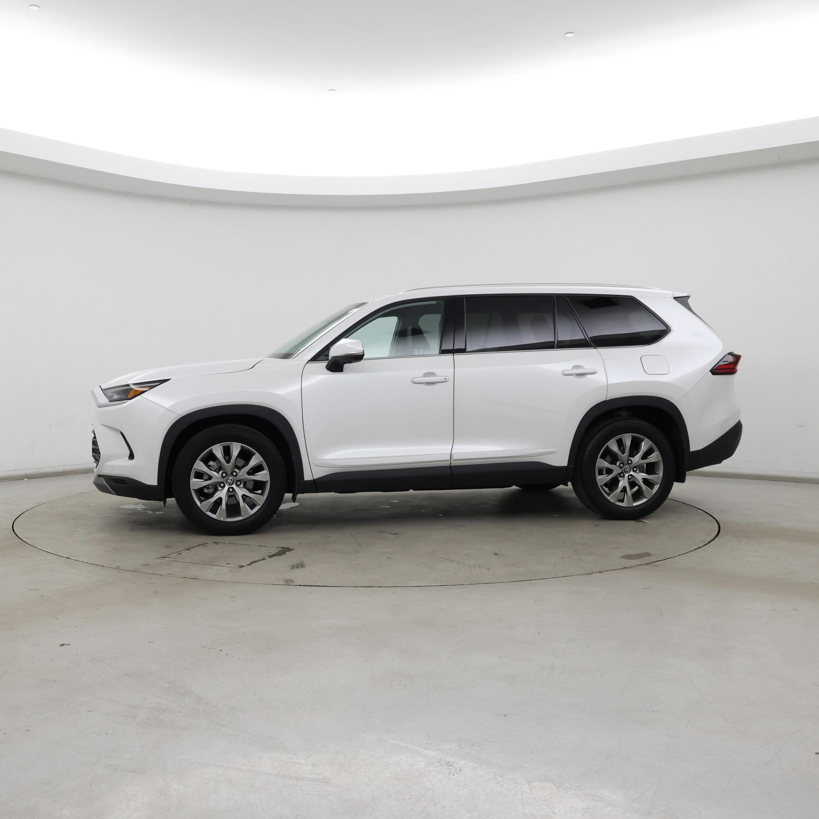 Thumbnail: 2025 Toyota Highlander - 3