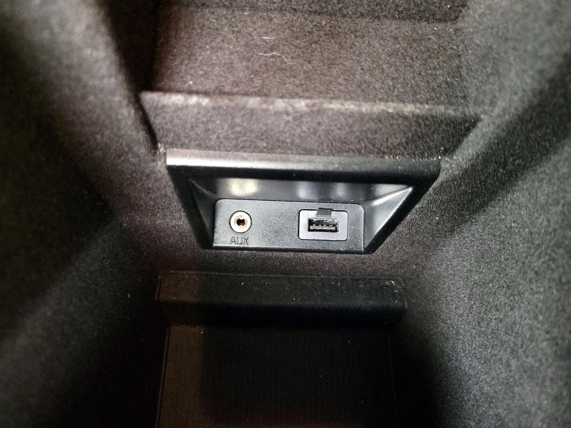 Thumbnail: 2018 Volvo S60 - 18