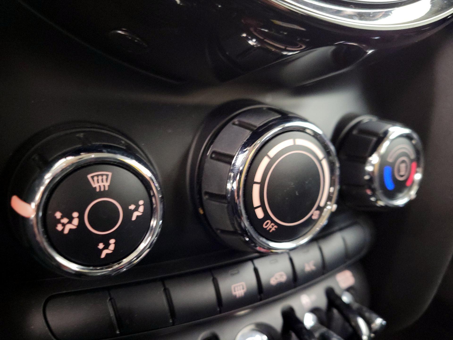 Thumbnail: 2022 MINI Cooper Hardtop - 16