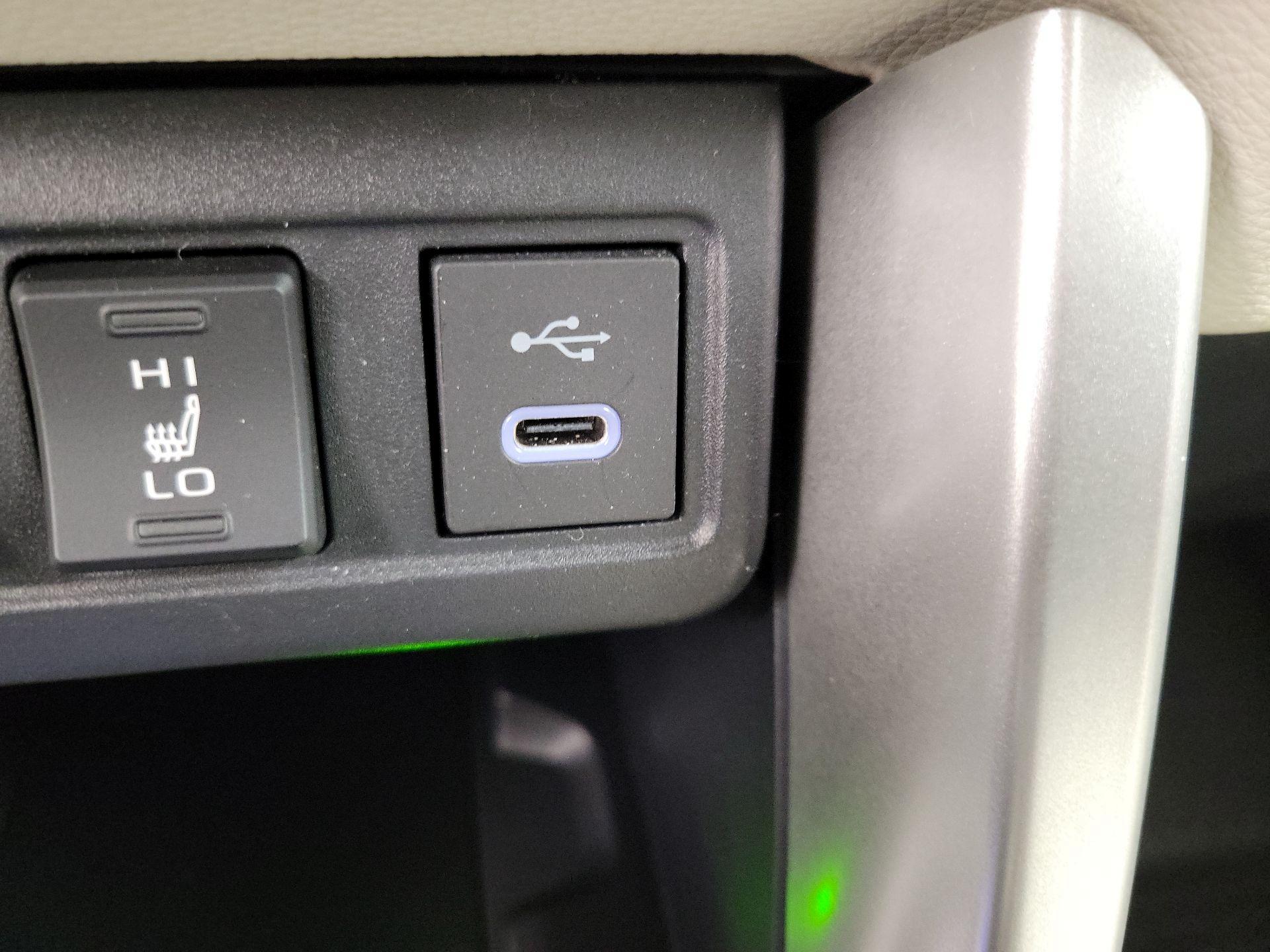 Thumbnail: 2024 Toyota Corolla Cross - 19