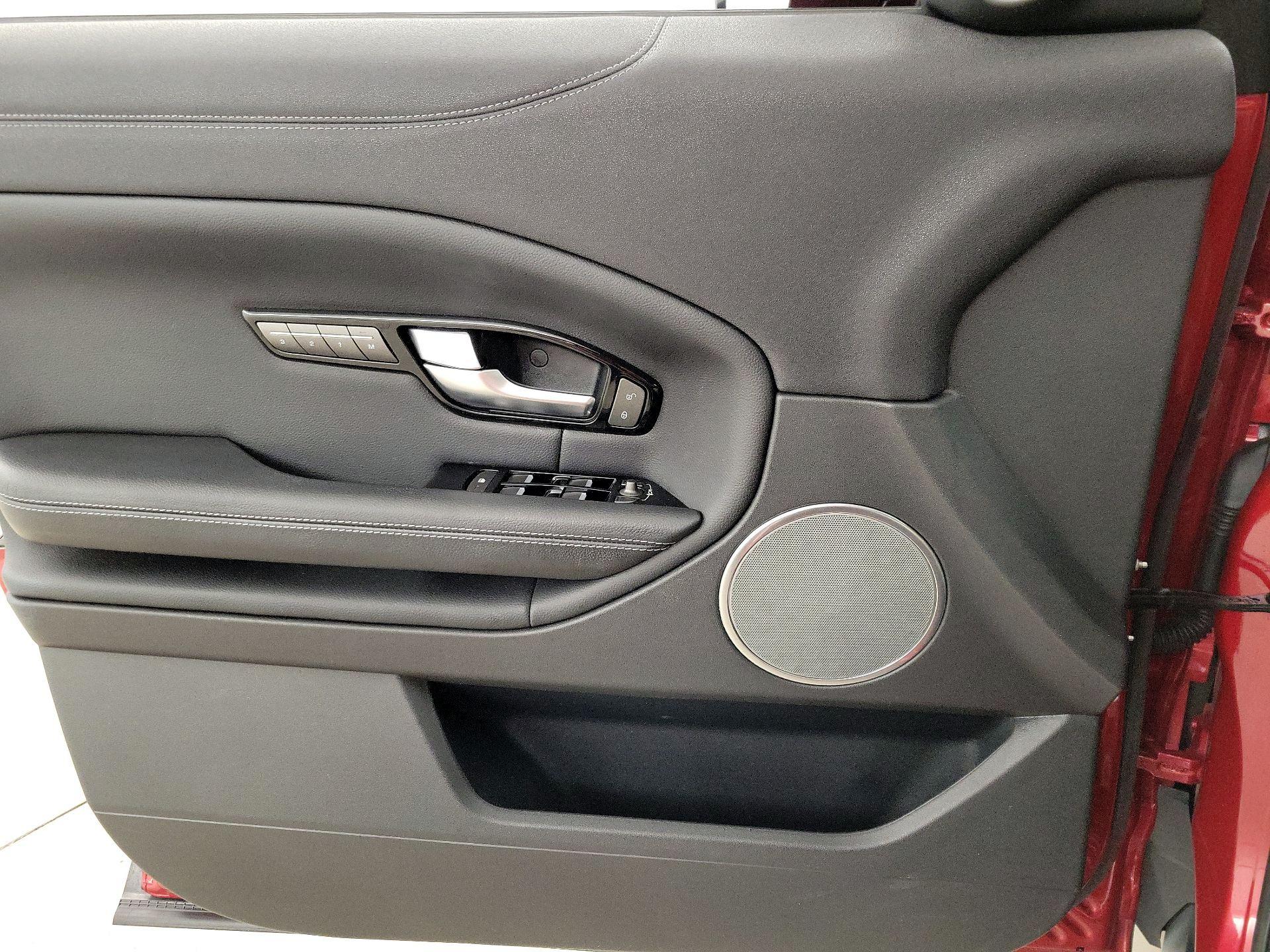 Thumbnail: 2017 Land Rover Range Rover Evoque - 12