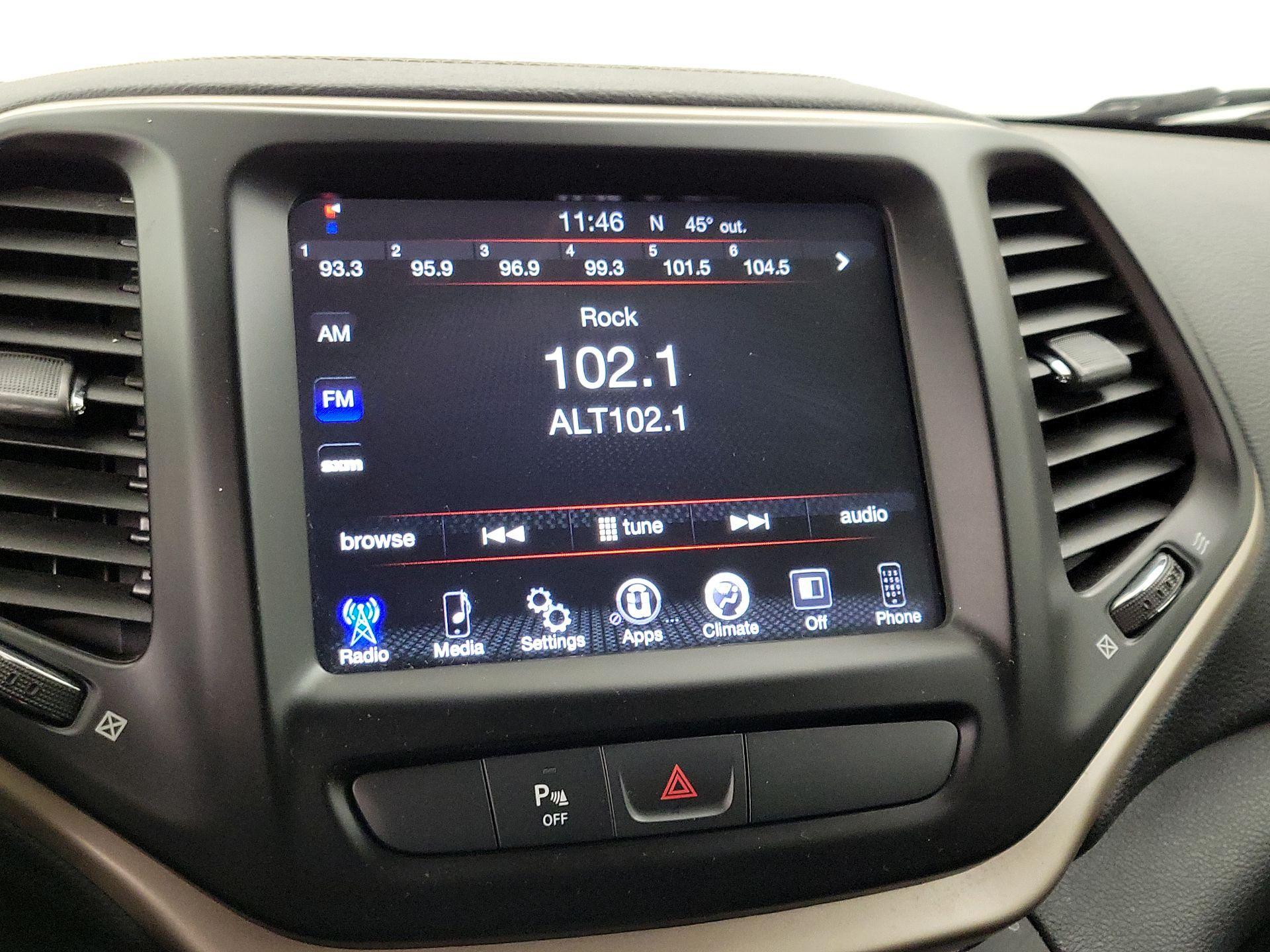 Thumbnail: 2016 Jeep Cherokee - 15