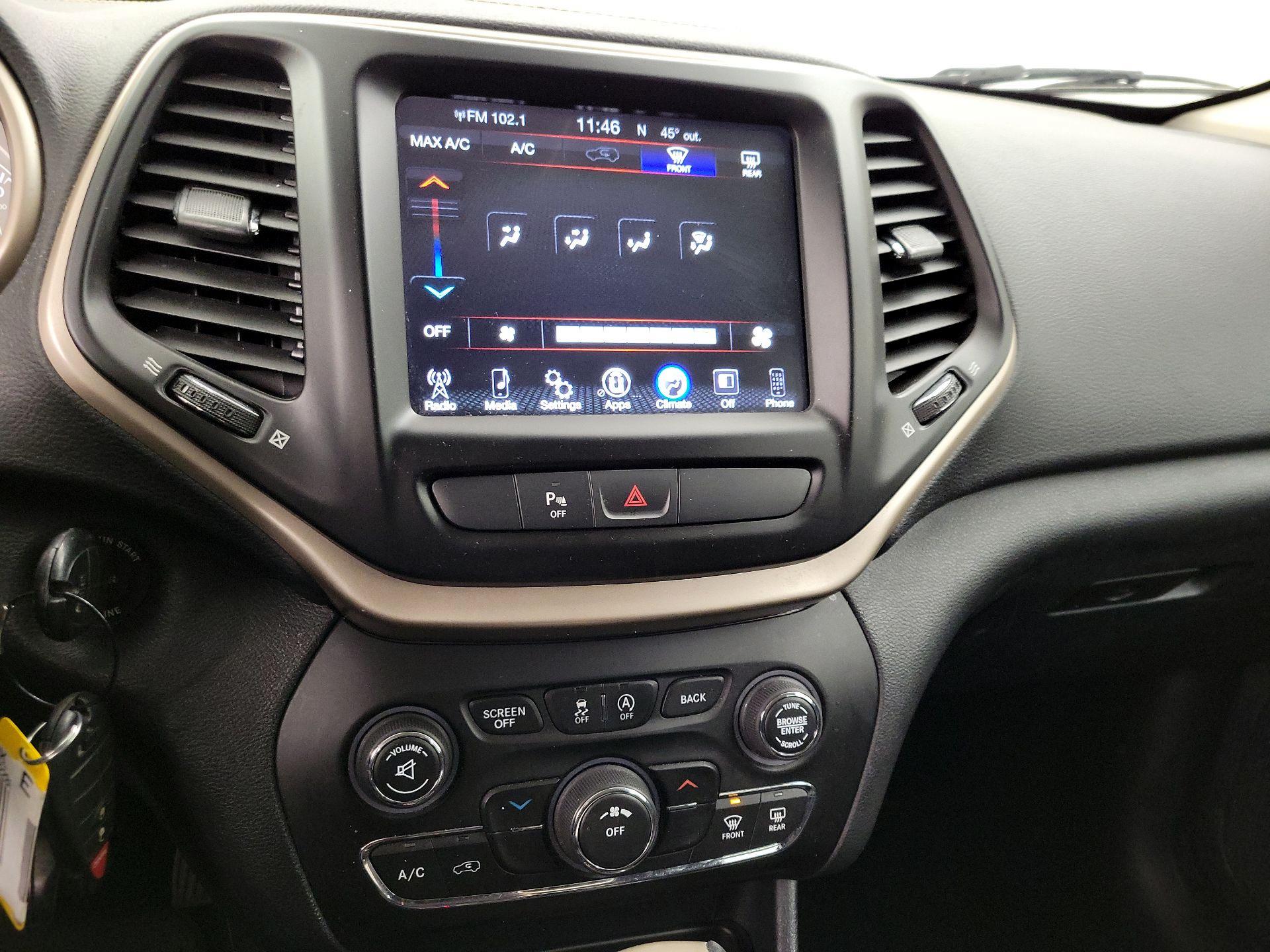 Thumbnail: 2016 Jeep Cherokee - 16