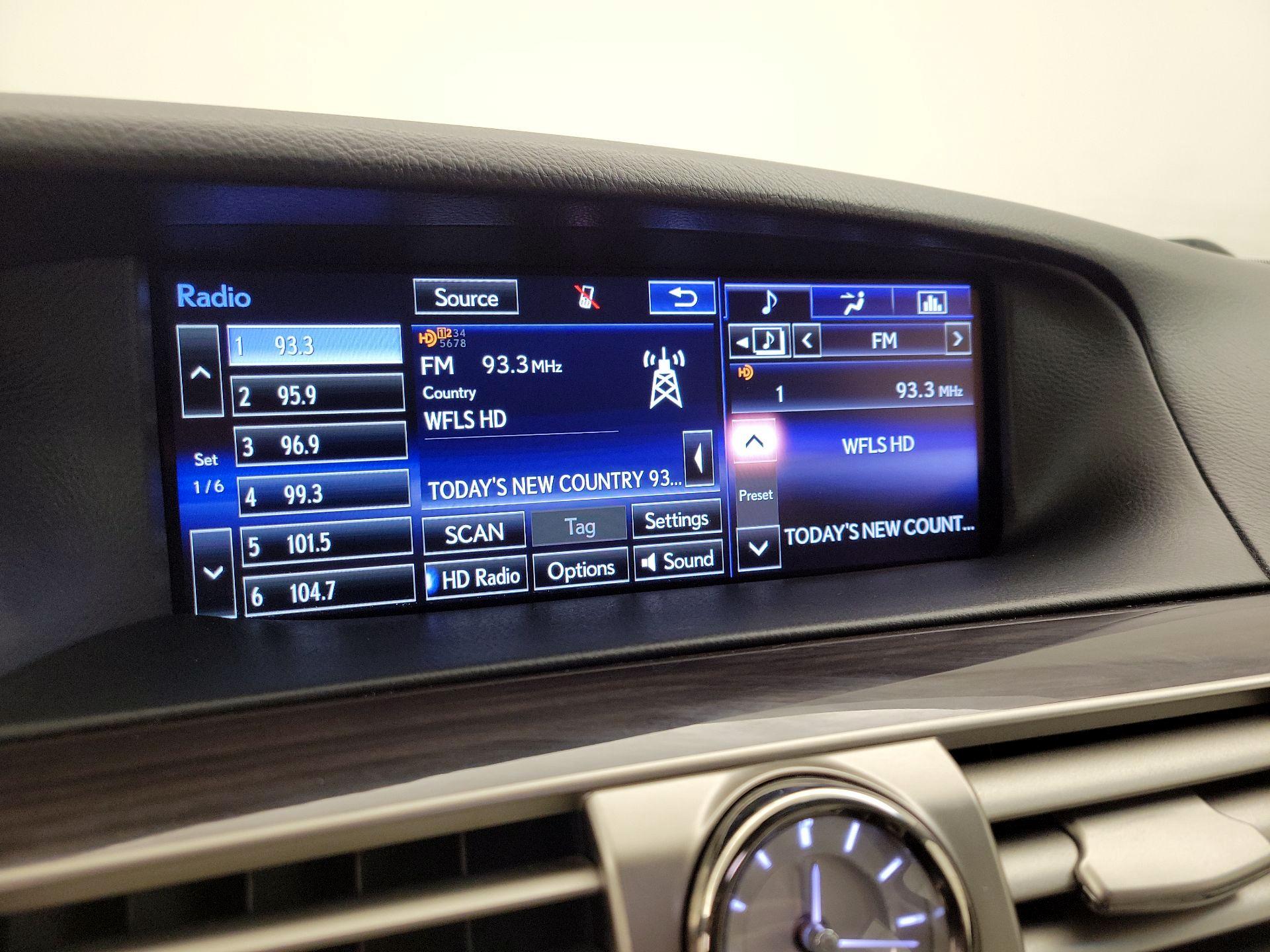 Thumbnail: 2015 Lexus LS - 16