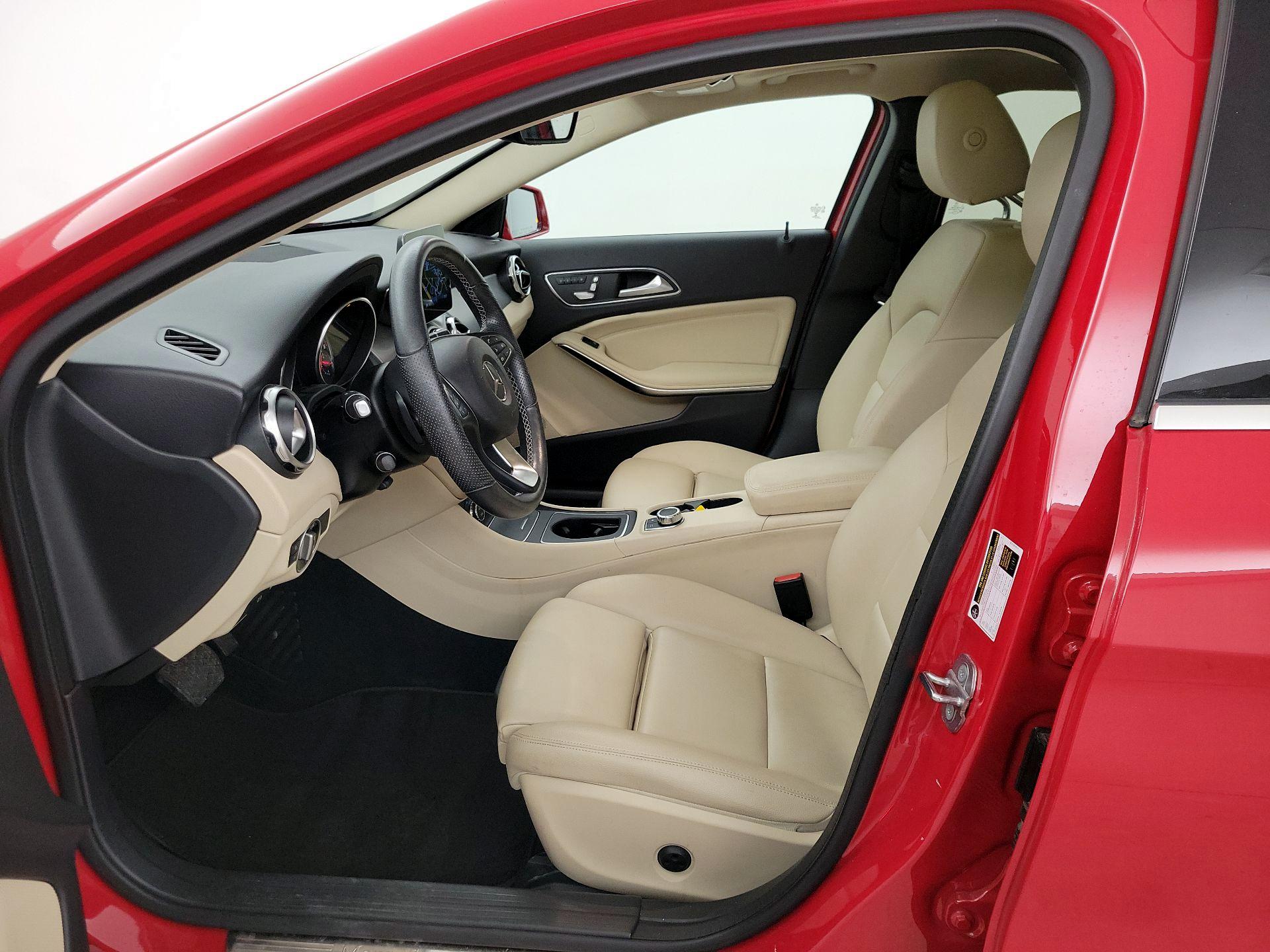 Thumbnail: 2019 Mercedes-Benz GLA - 11