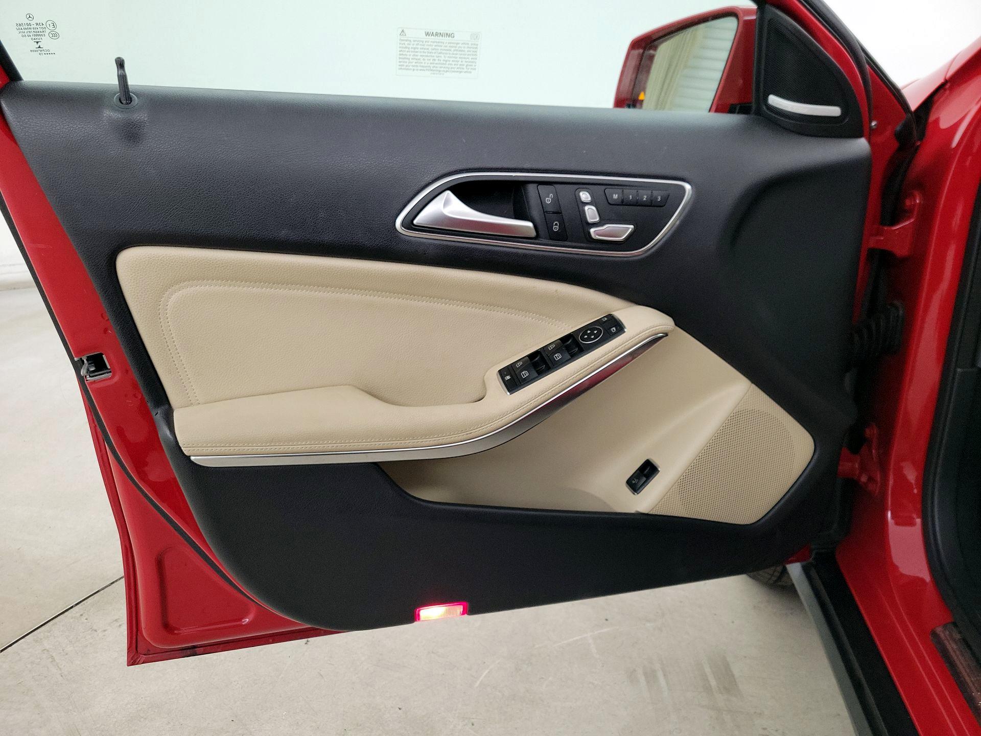 Thumbnail: 2019 Mercedes-Benz GLA - 12