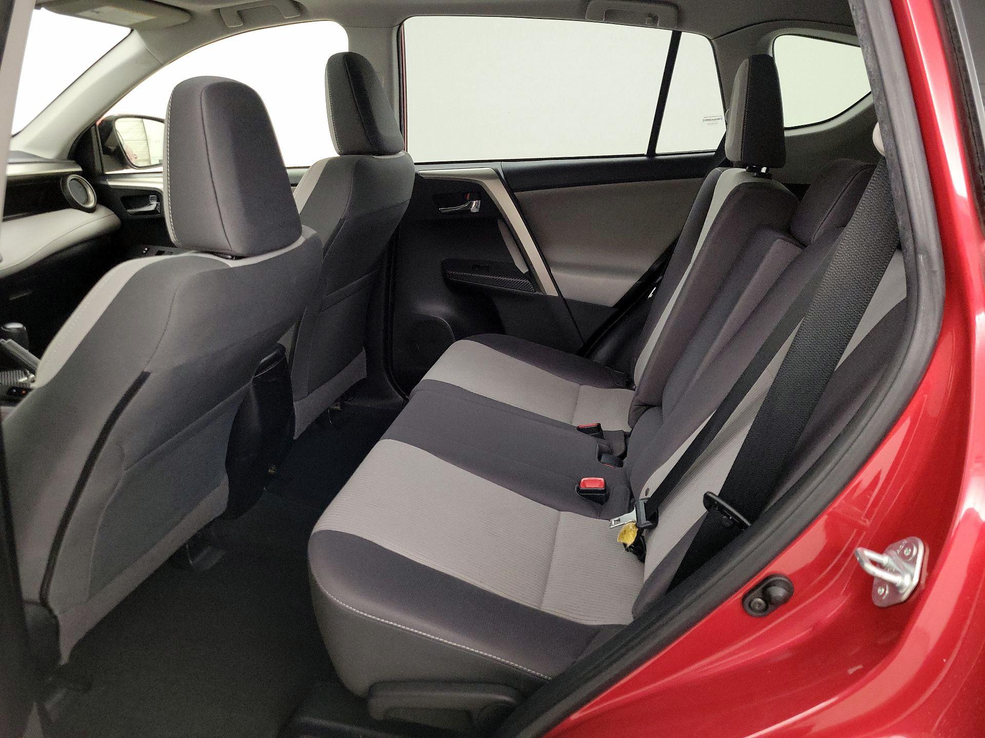 Thumbnail: 2015 Toyota RAV4 - 20