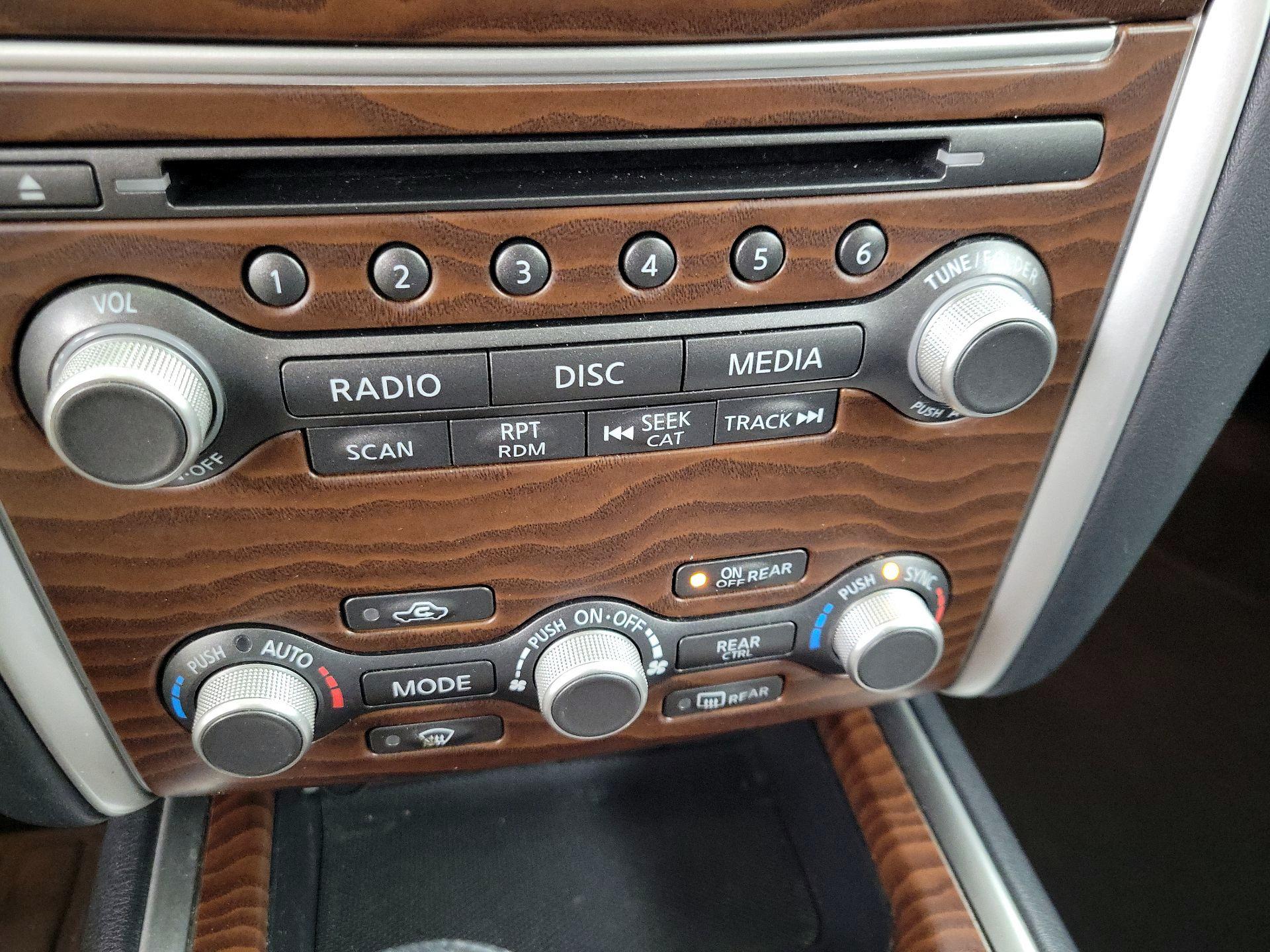 Thumbnail: 2020 Nissan Pathfinder - 17