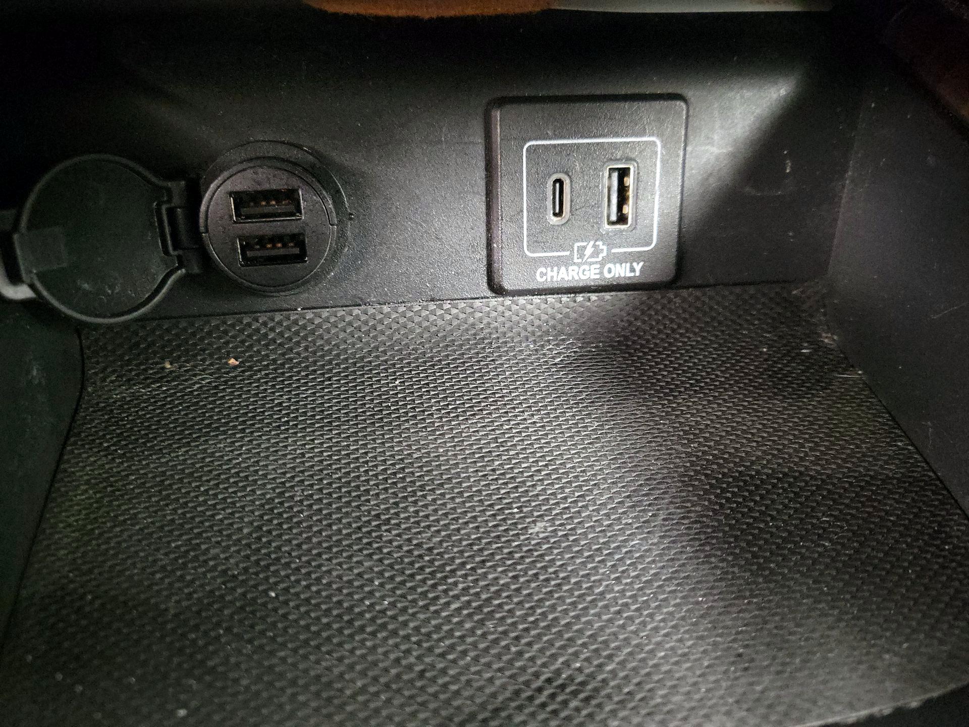 Thumbnail: 2020 Nissan Pathfinder - 19