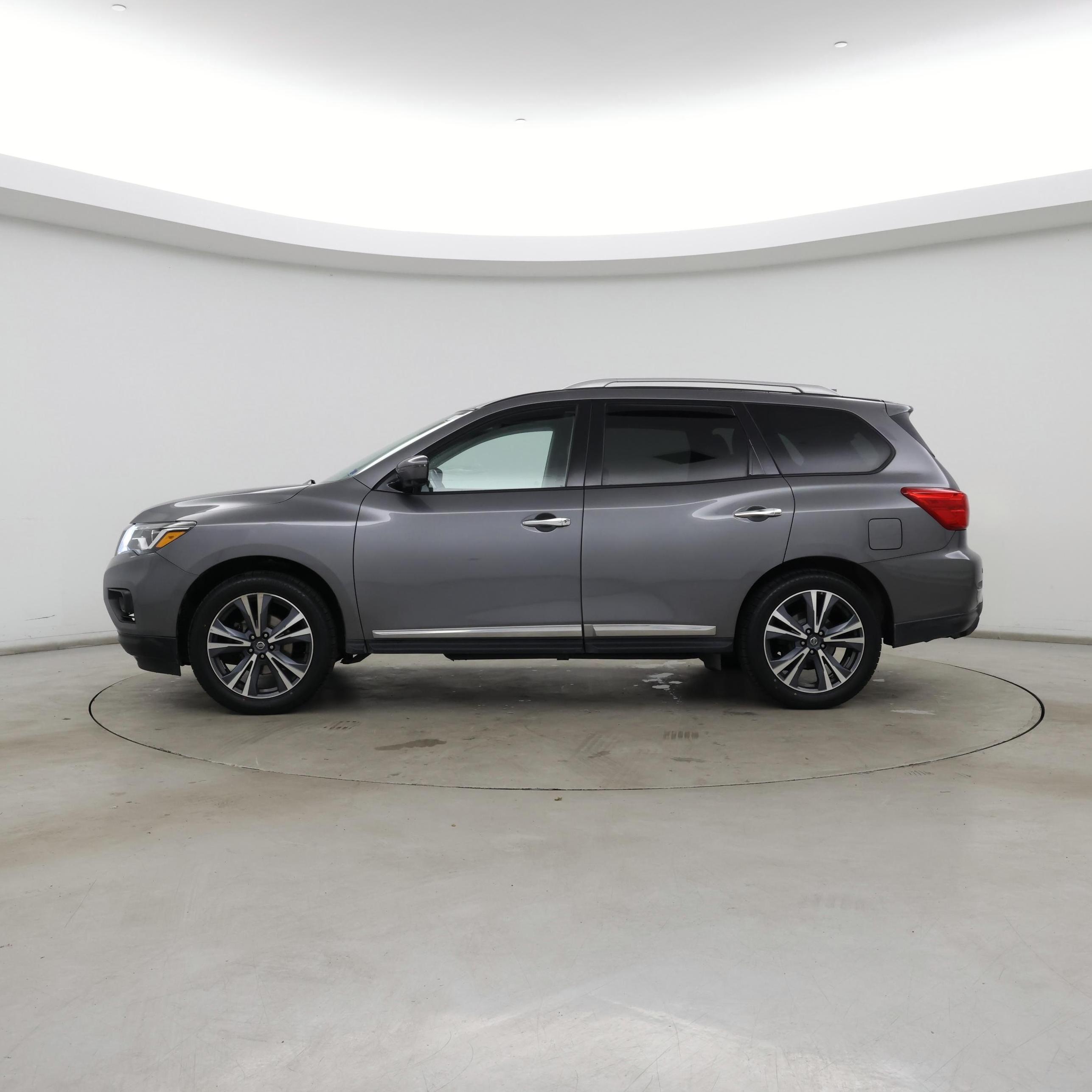 Thumbnail: 2020 Nissan Pathfinder - 3