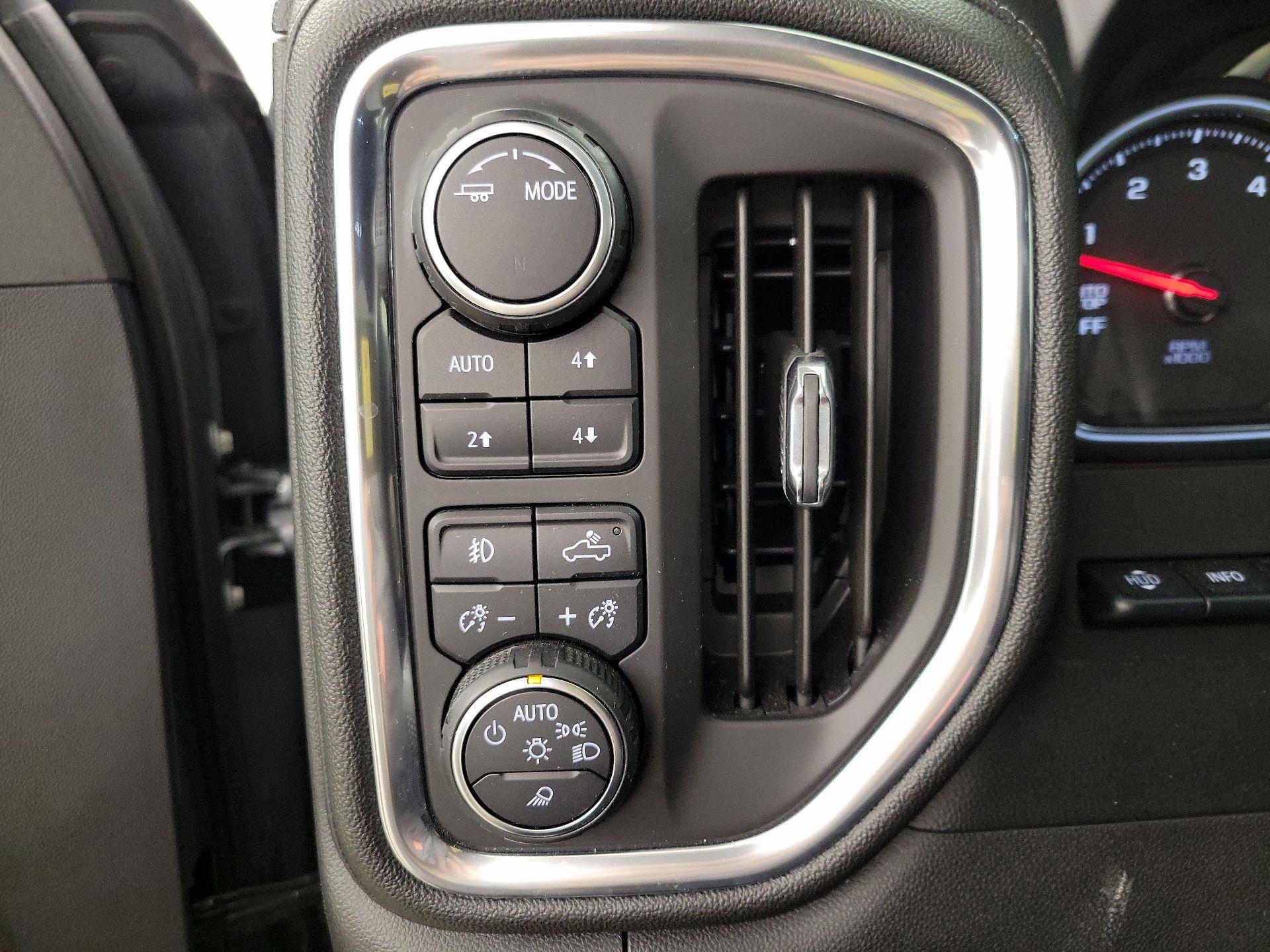 Thumbnail: 2020 Chevrolet Silverado 1500 - 13