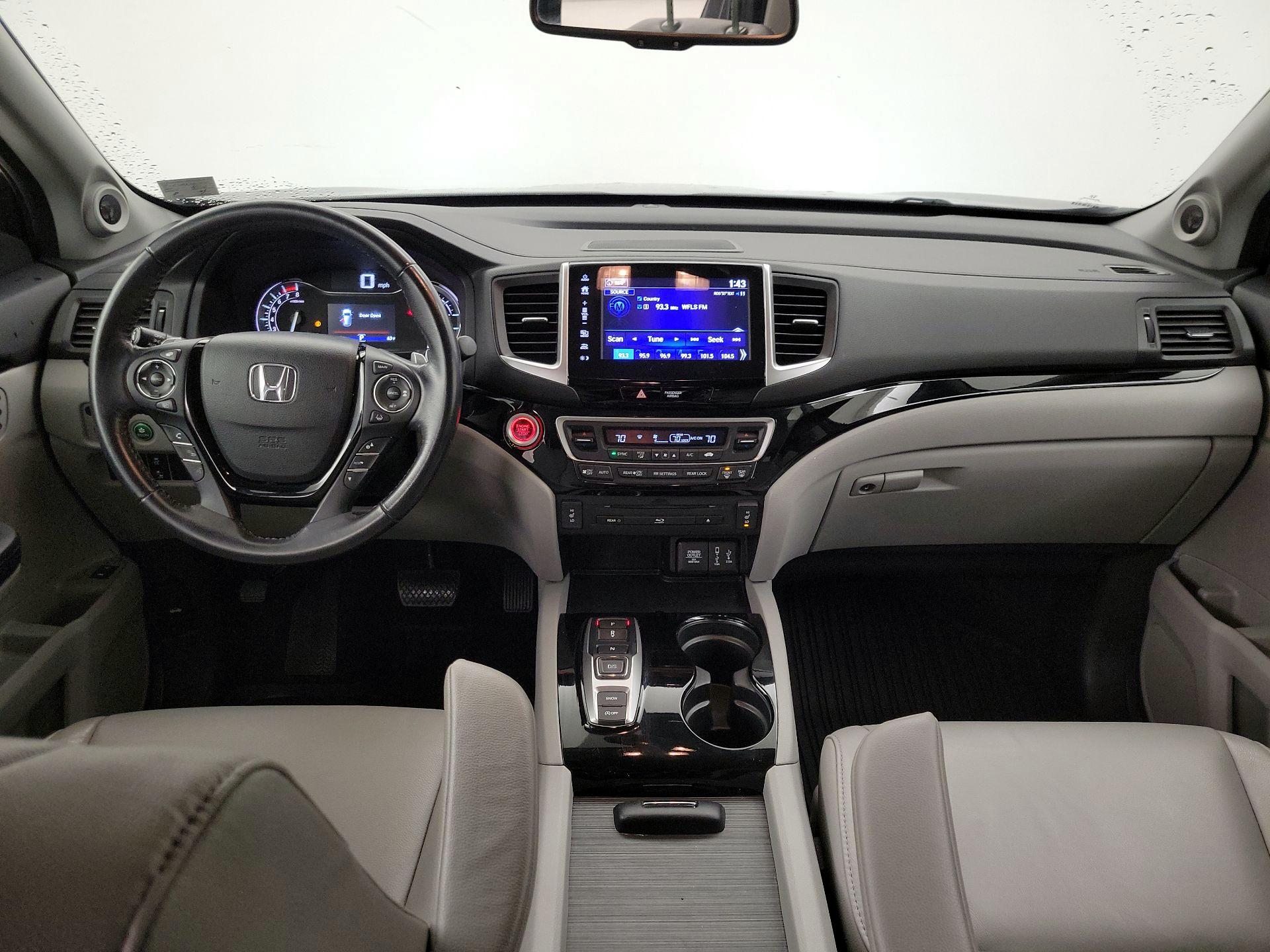 Thumbnail: 2017 Honda Pilot - 9