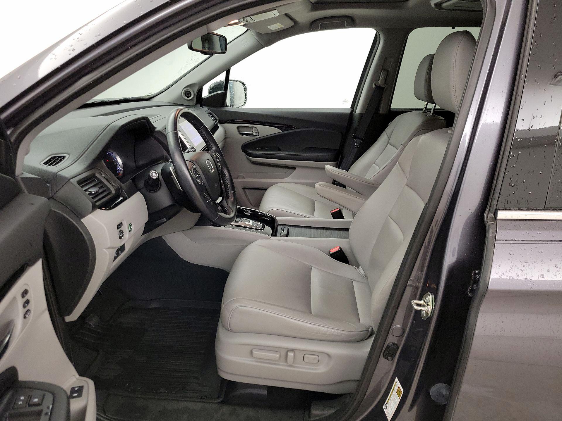 Thumbnail: 2017 Honda Pilot - 11