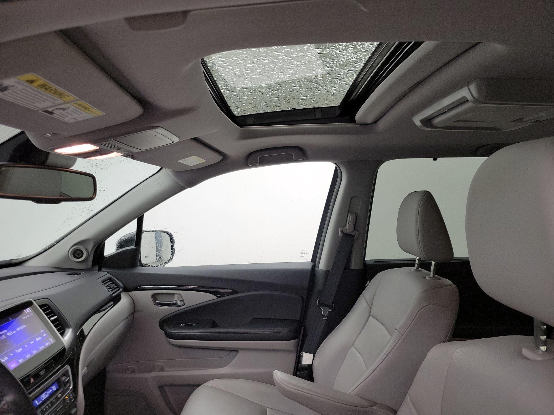 Thumbnail: 2017 Honda Pilot - 19