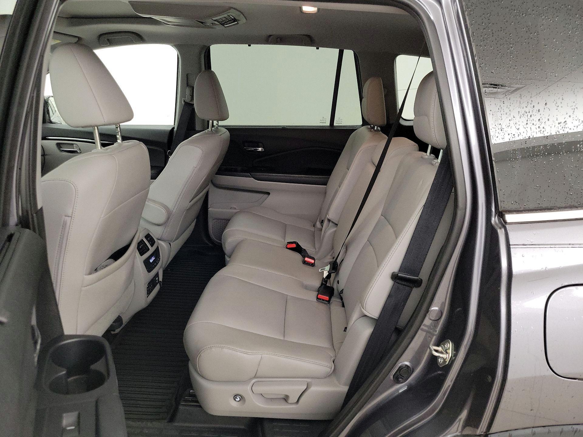 Thumbnail: 2017 Honda Pilot - 20