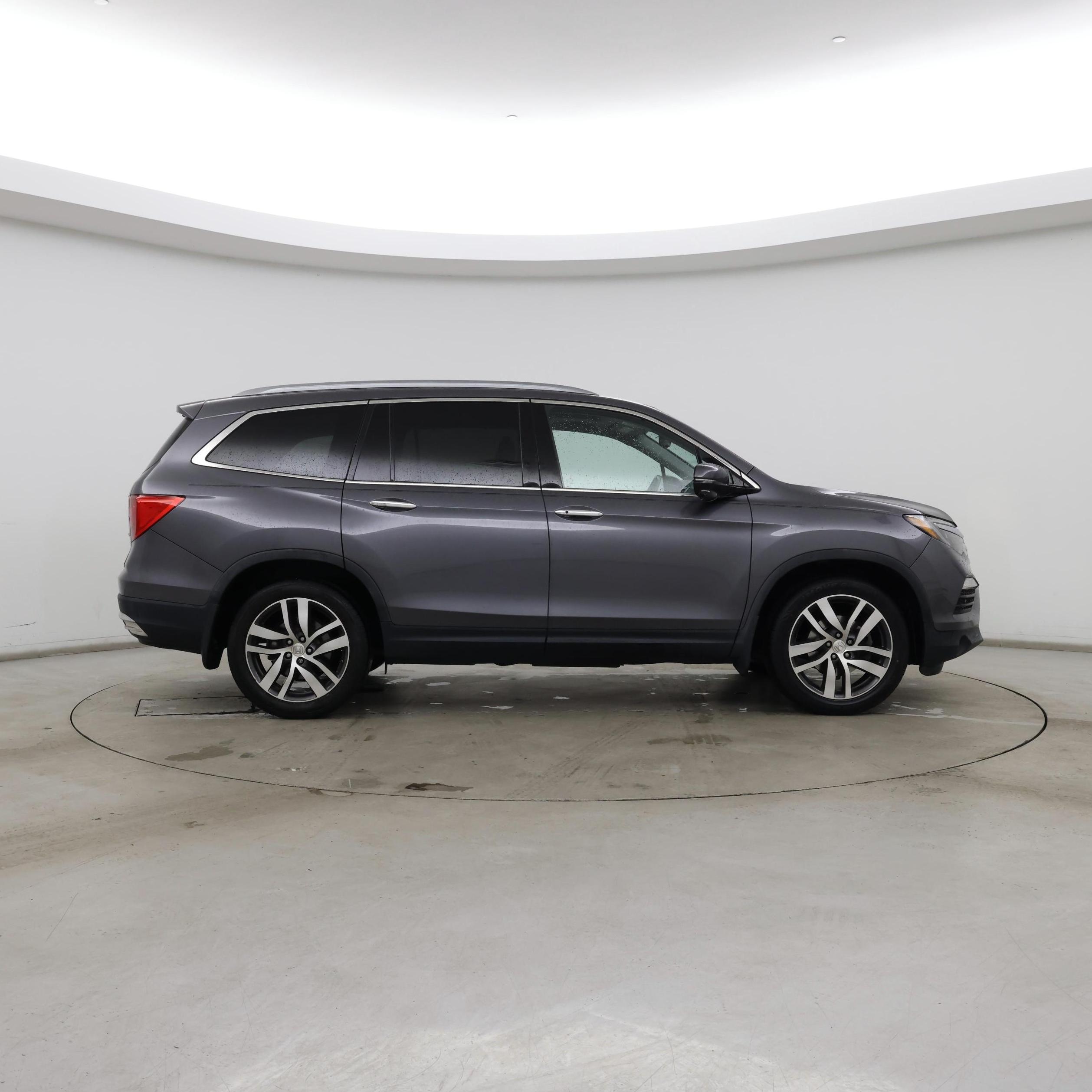 Thumbnail: 2017 Honda Pilot - 7