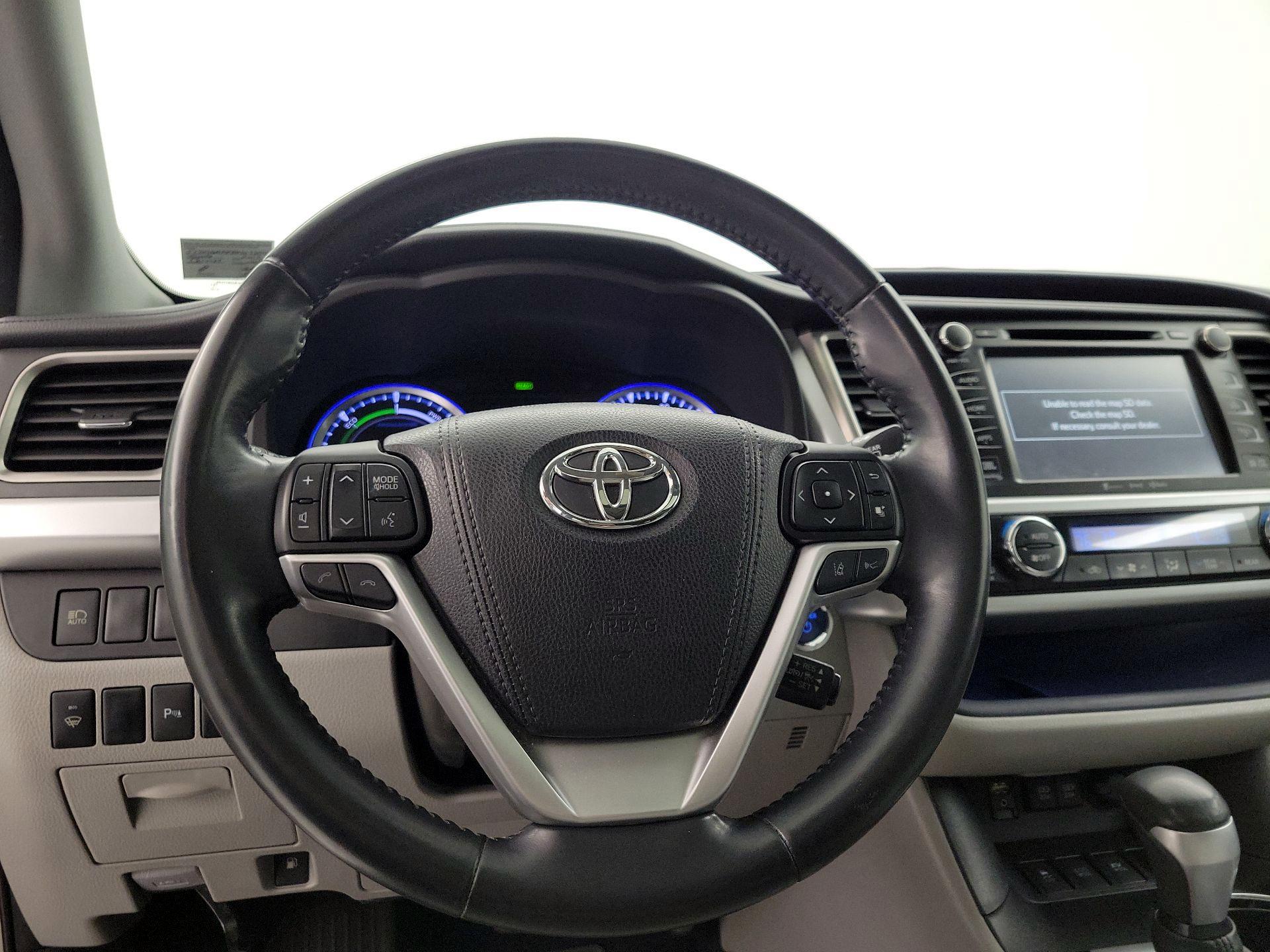 Thumbnail: 2017 Toyota Highlander - 10