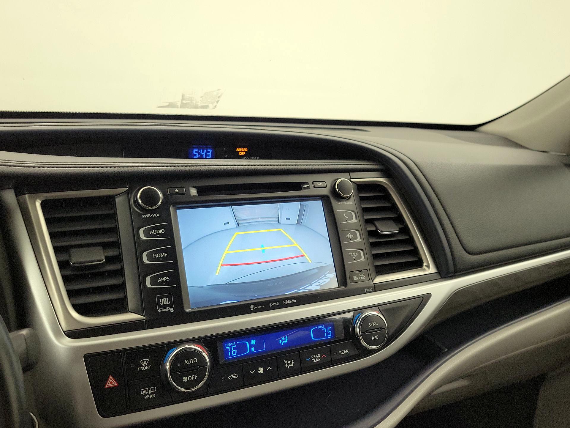 Thumbnail: 2017 Toyota Highlander - 14