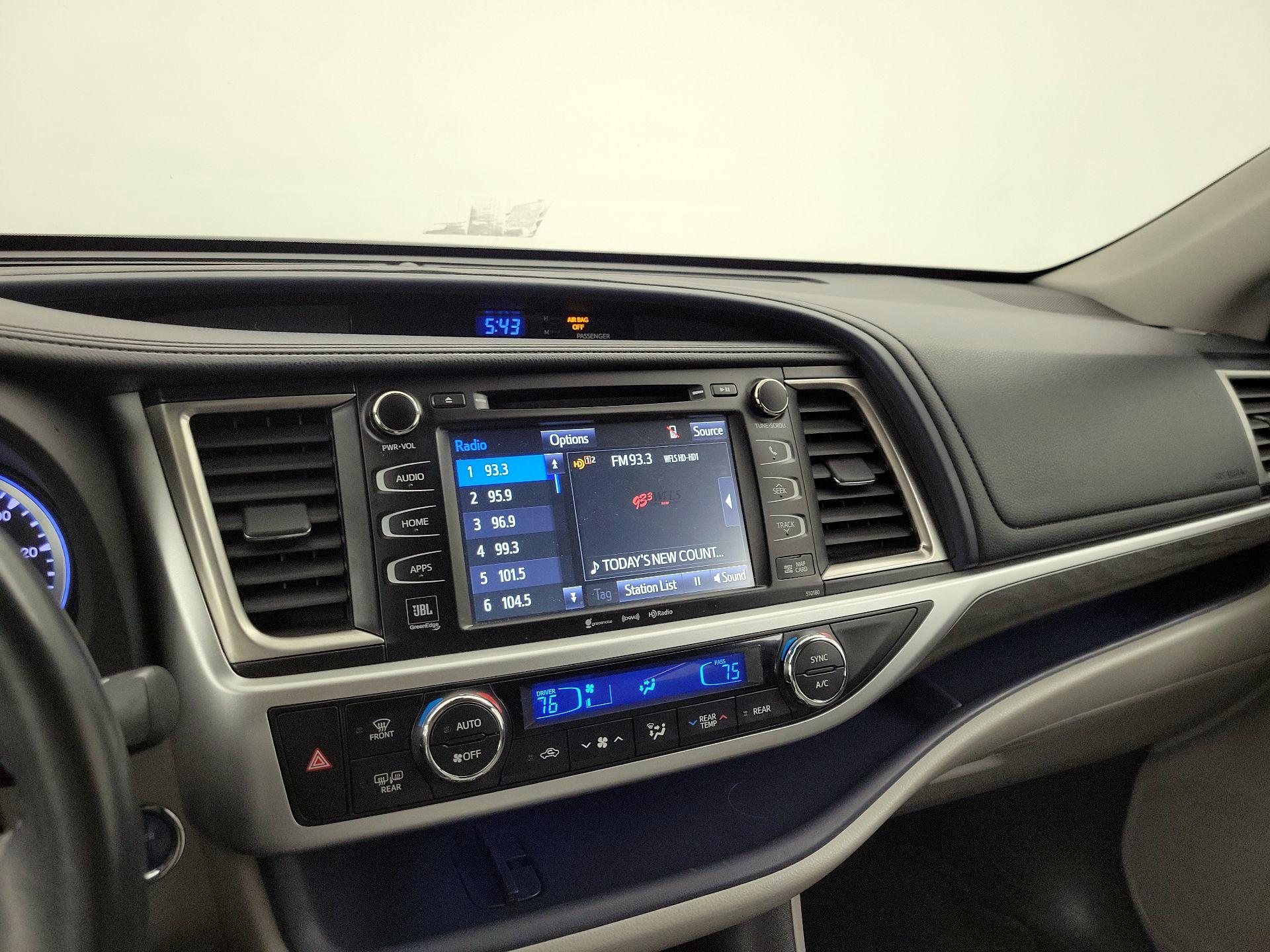 Thumbnail: 2017 Toyota Highlander - 15