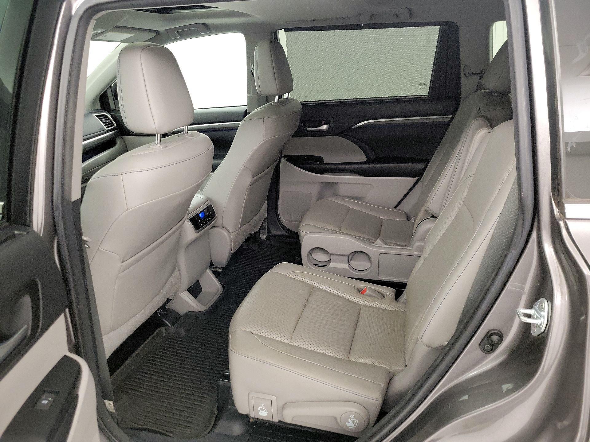 Thumbnail: 2017 Toyota Highlander - 20