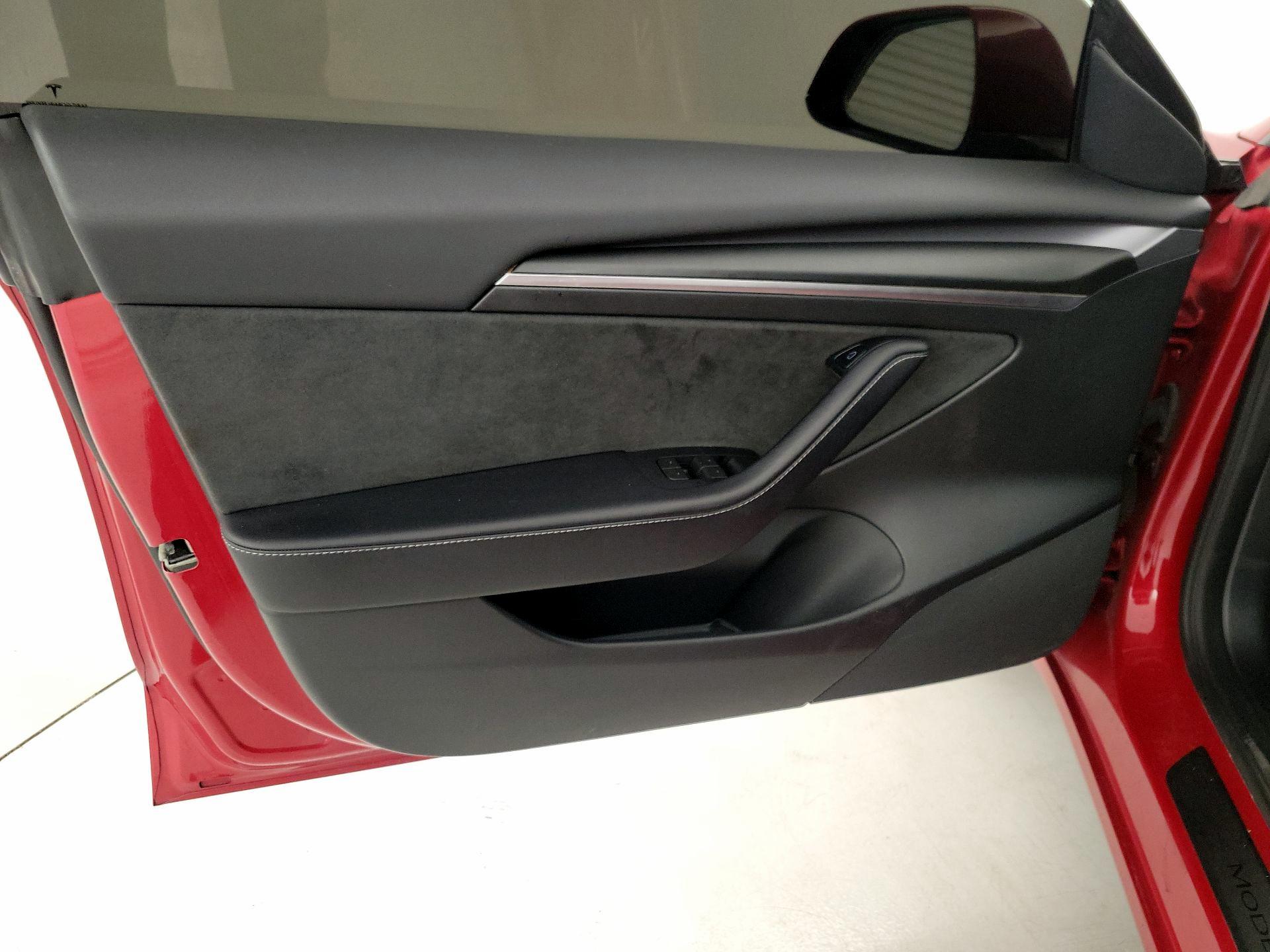 Thumbnail: 2022 Tesla Model 3 - 12