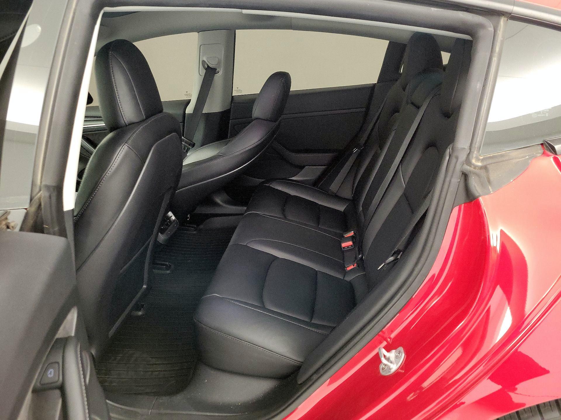 Thumbnail: 2022 Tesla Model 3 - 20