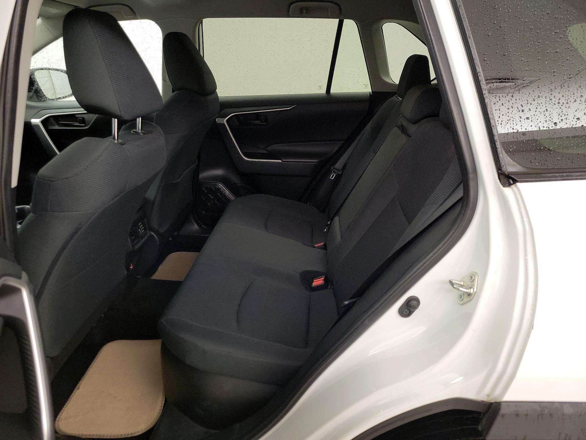 Thumbnail: 2019 Toyota RAV4 - 19