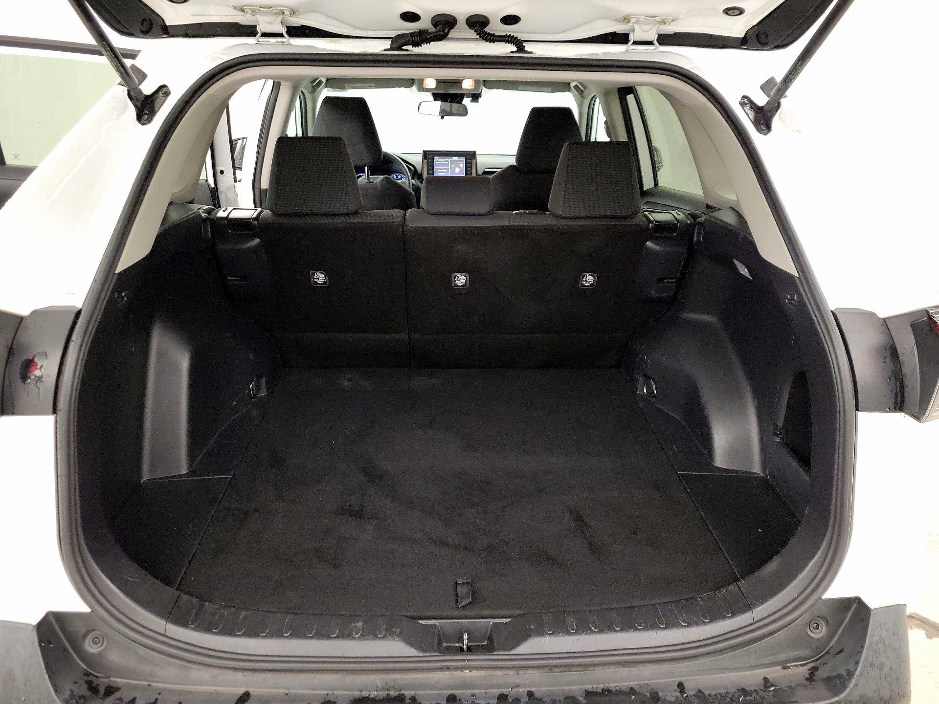 Thumbnail: 2019 Toyota RAV4 - 20