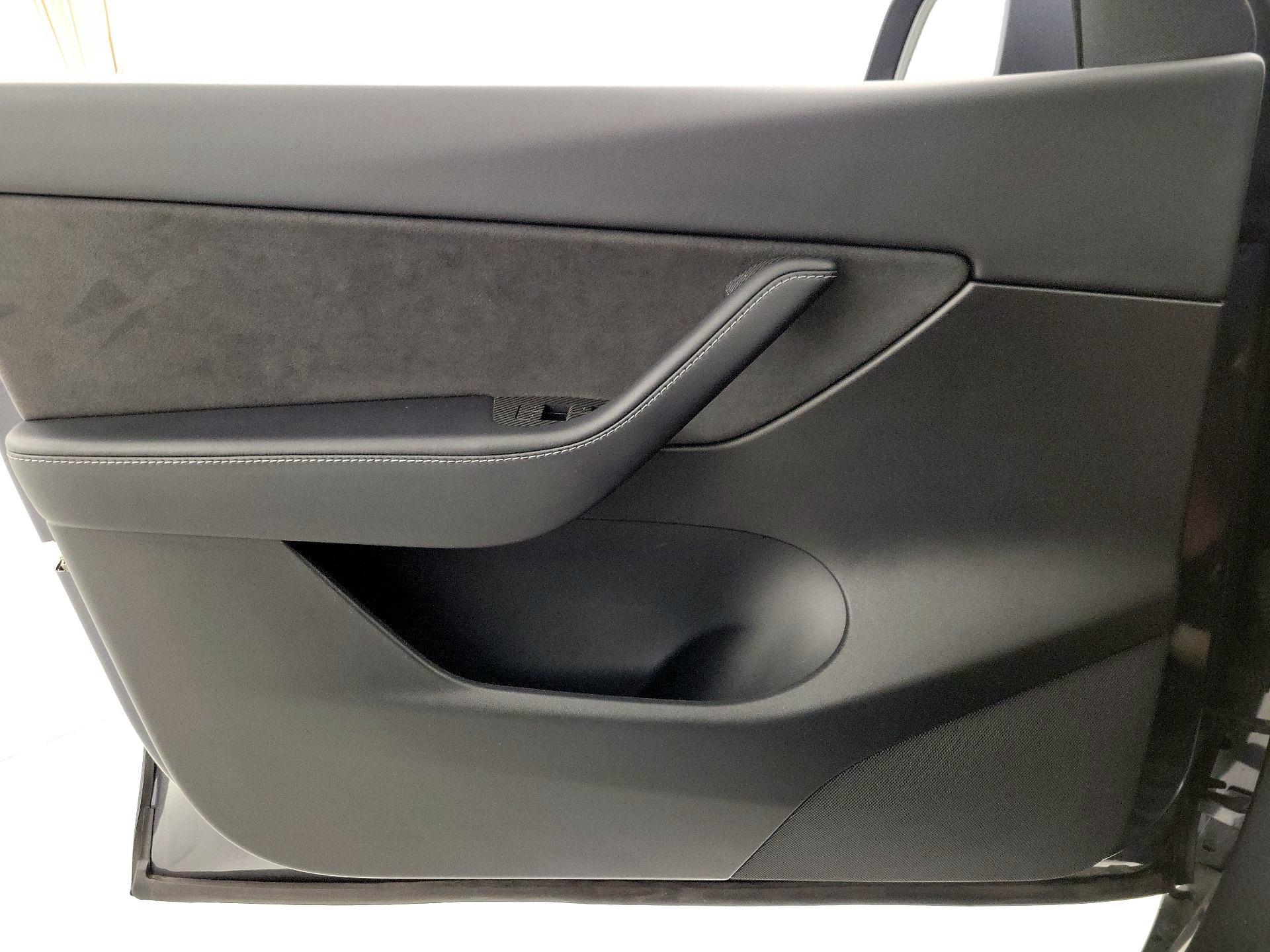 Thumbnail: 2022 Tesla Model Y - 12