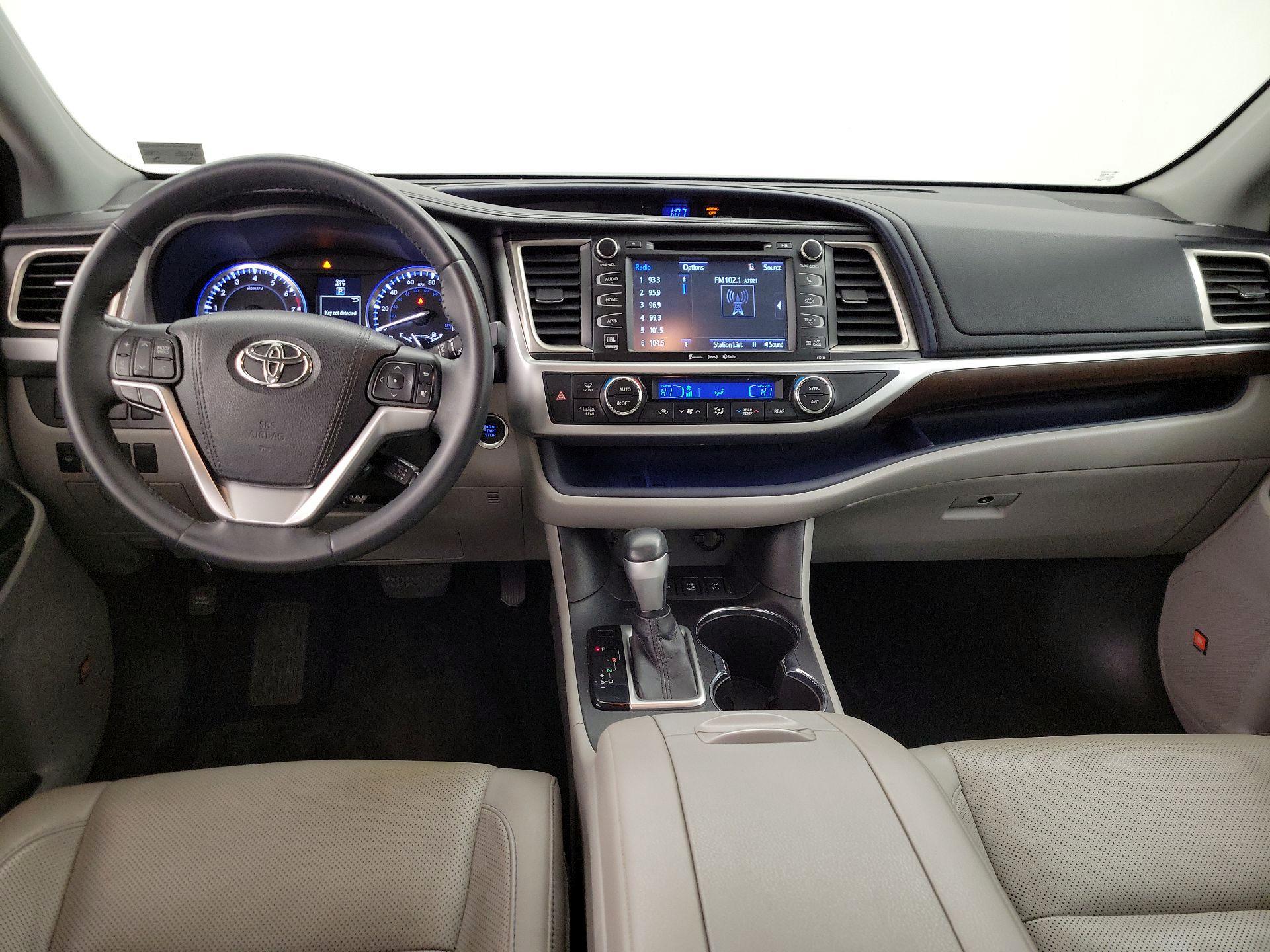 Thumbnail: 2016 Toyota Highlander - 9