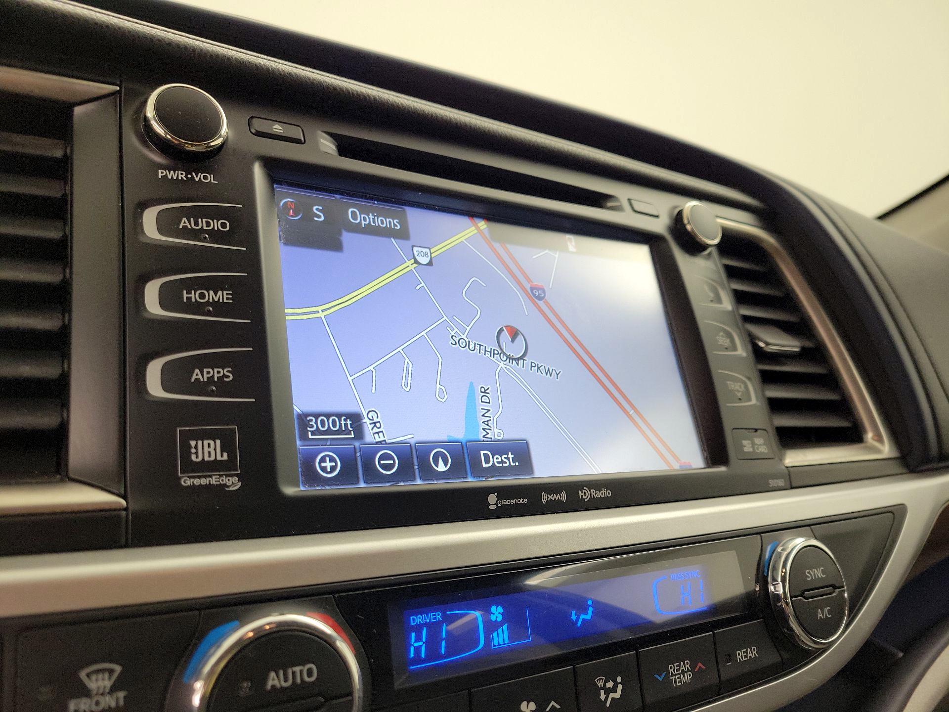 Thumbnail: 2016 Toyota Highlander - 14