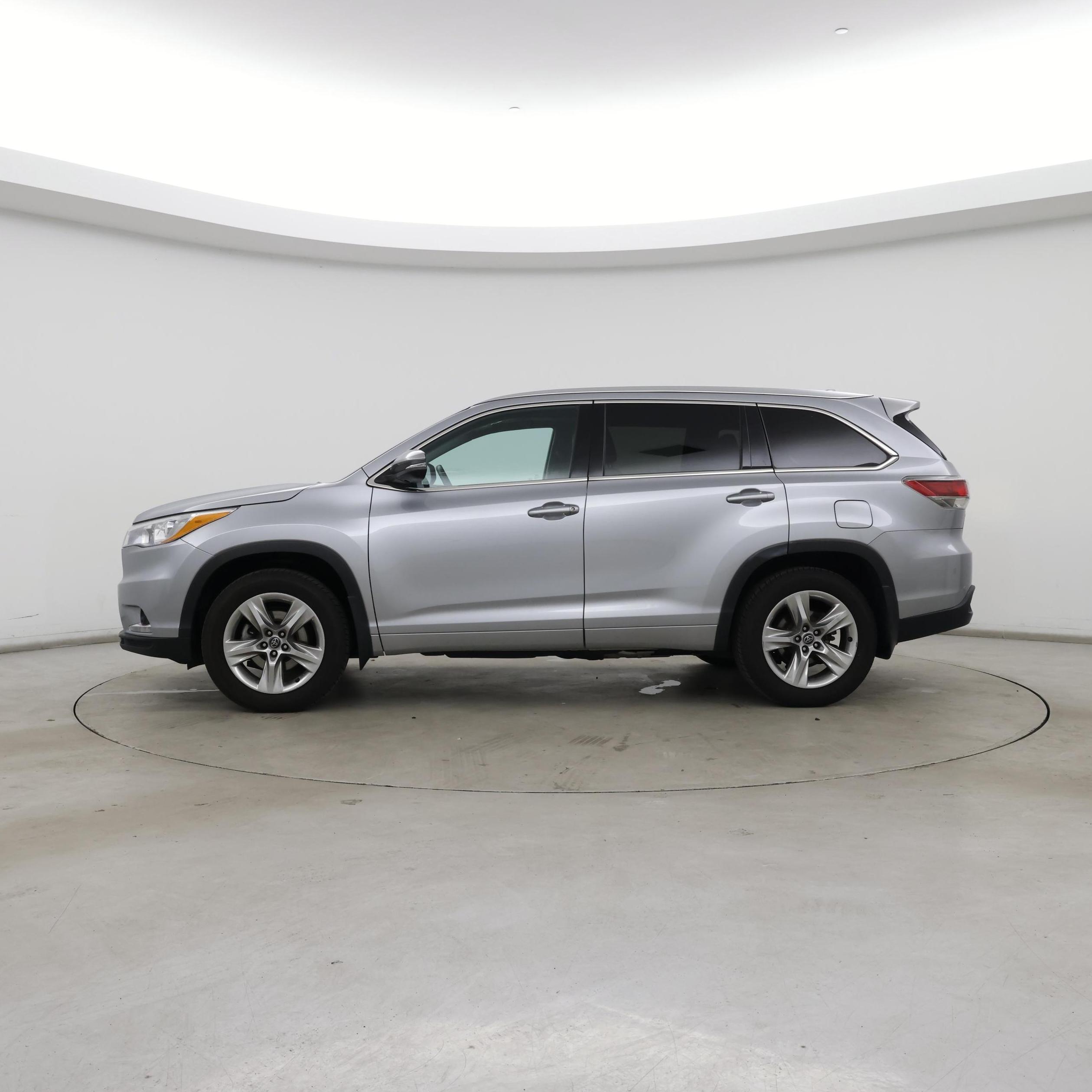 Thumbnail: 2016 Toyota Highlander - 3